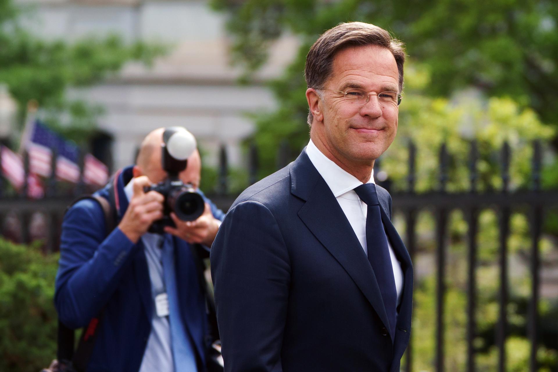 El secretario general de la Organización del Tratado del Atlántico Norte (OTAN), Mark Rutte, habla con los medios tras una reunión con el presidente de EE.UU., Donald Trump, en la Casa Blanca este jueves. EFE/EPA/WILL OLIVER