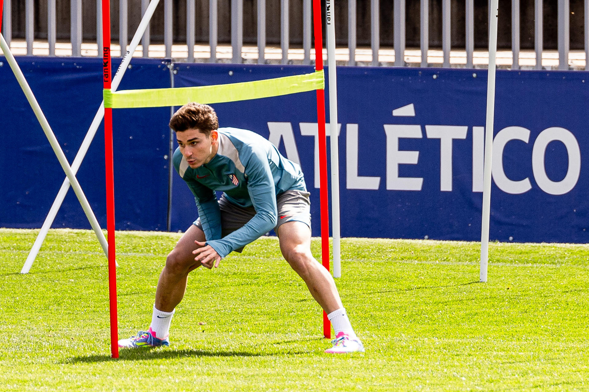 Julián Alvarez, en el entrenamiento de este sábado. EFE/ Daniel González