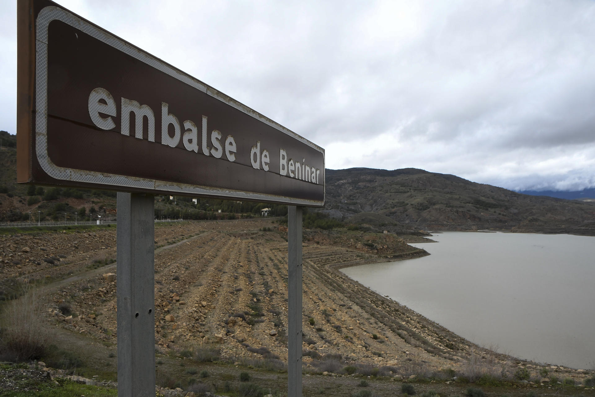 En la imagen, pantano de Beninar en Berja, Almería. EFE / Carlos Barba