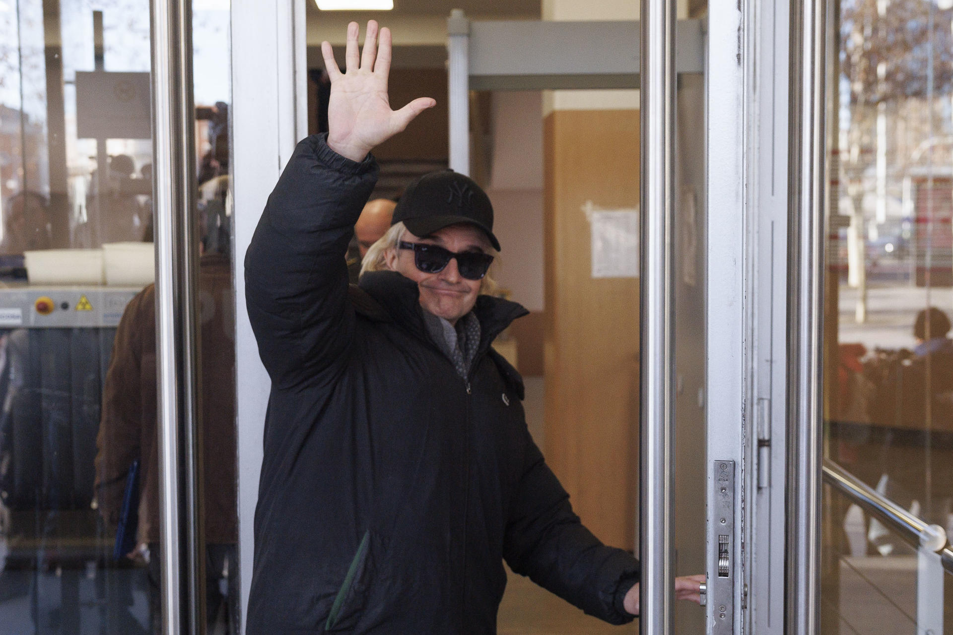 El productor musical Nacho Cano a su llegada a los juzgados de Plaza de Castilla en Madrid para declarar ante la jueza que le investiga, en una imagen de archivo. EFE/ Sergio Pérez