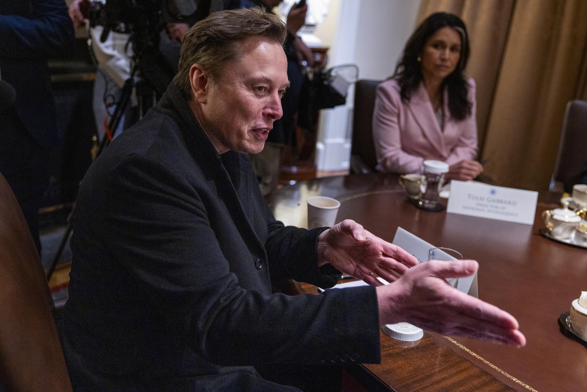 Fotografía del 10 de abril de 2025 de Elon Musk, CEO de Tesla y asesor principal del presidente de EE. UU. Donald Trump. EFE/SHAWN THEW / POOL