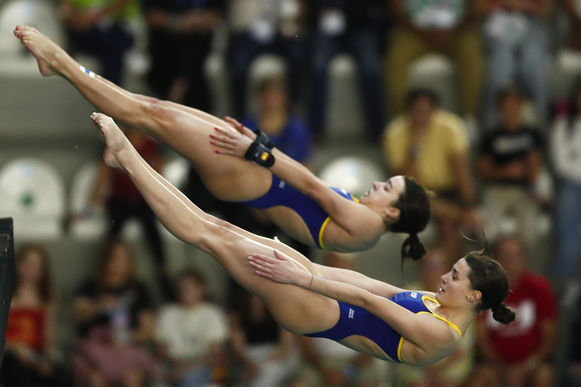 Las clavadistas españolas Valeria Antolino y Ana Carvajal compiten durante la final de sincronizados plataforma 10 metros femenil este domingo, en la Copa Mundial de Clavados 2025 en el Centro Acuático Metropolitano en Guadalajara (México). EFE/ Francisco Guasco