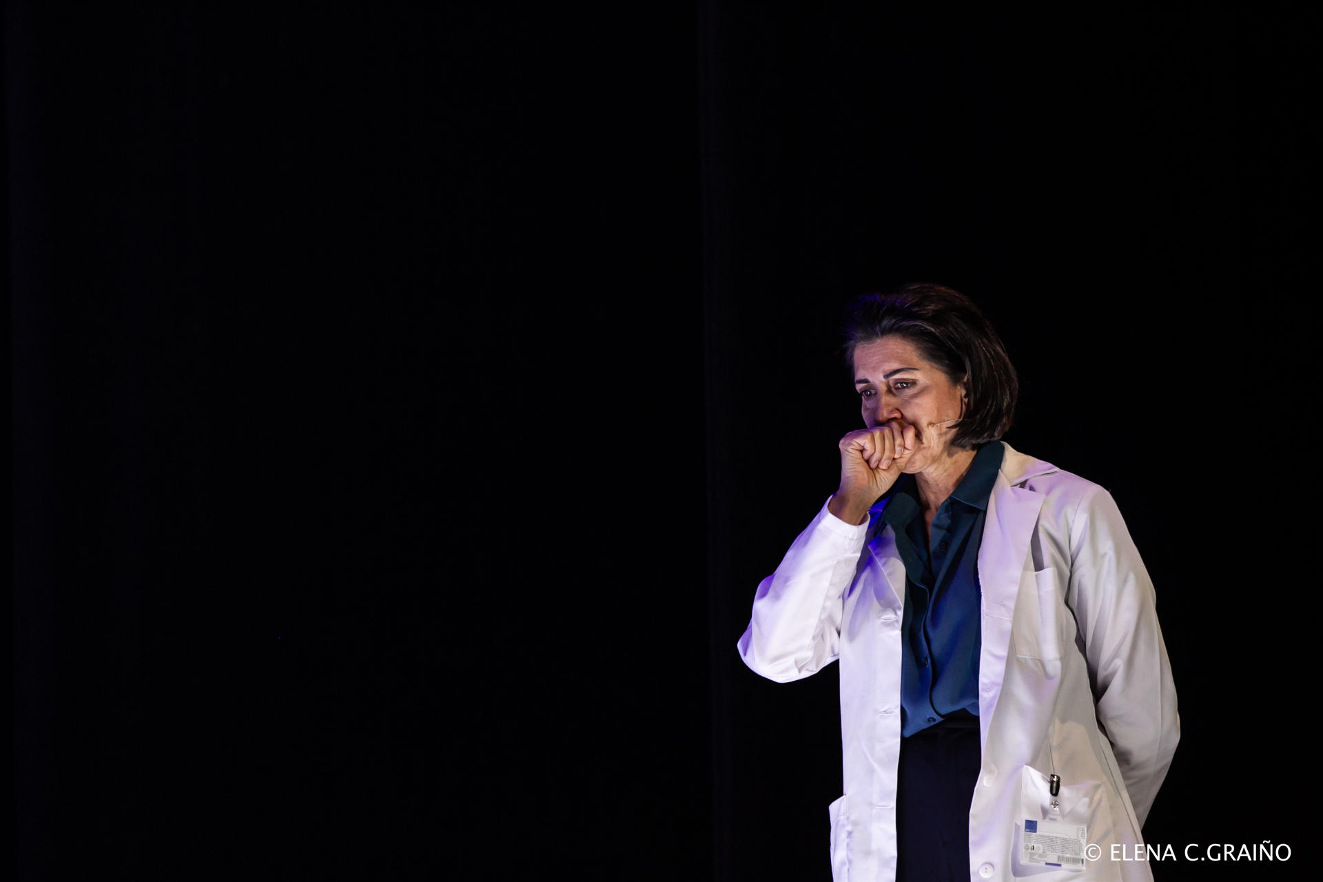 La actriz Alicia Borrachero en 'El Efecto'. Imagen de Elena C.Graiño, cedida por Teatros del Canal. SOLO USO EDITORIAL