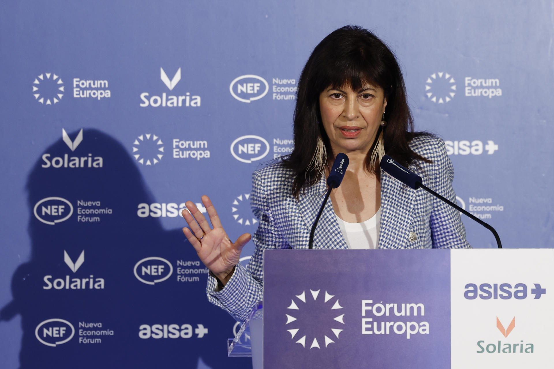 La ministra de Igualdad, Ana Redondo, durante su intervención en un desayuno informativo de Nueva Economía Fórum este jueves en Madrid. EFE/  J.J. Guillén