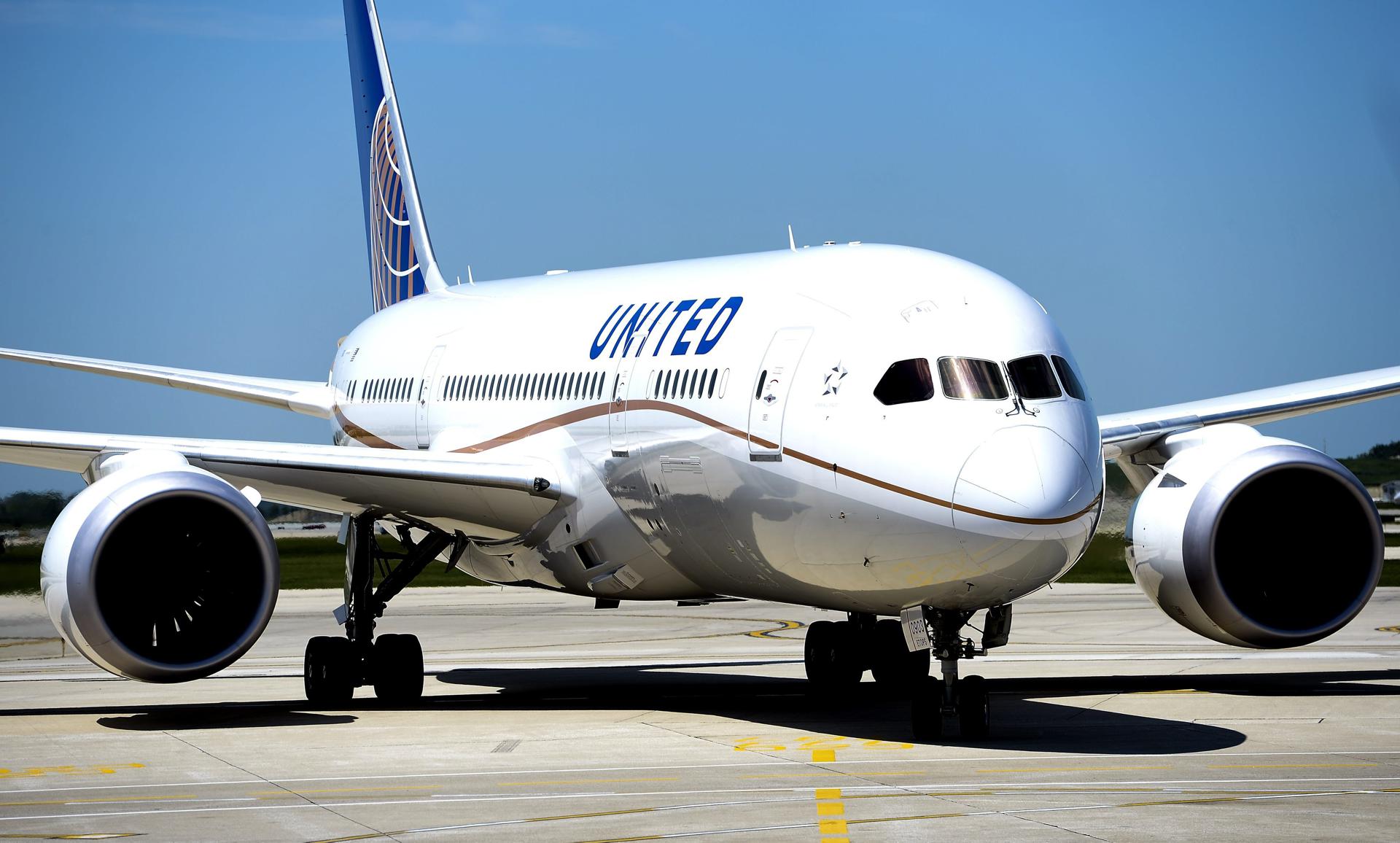 Fotografía de archivo de un avión Boeing 787 Dreamliner de la aerolínea United Airlines, en el aeropuerto internacional O'Hair de Chicago (Illinois, EE.UU.). EFE/Tannen Maury