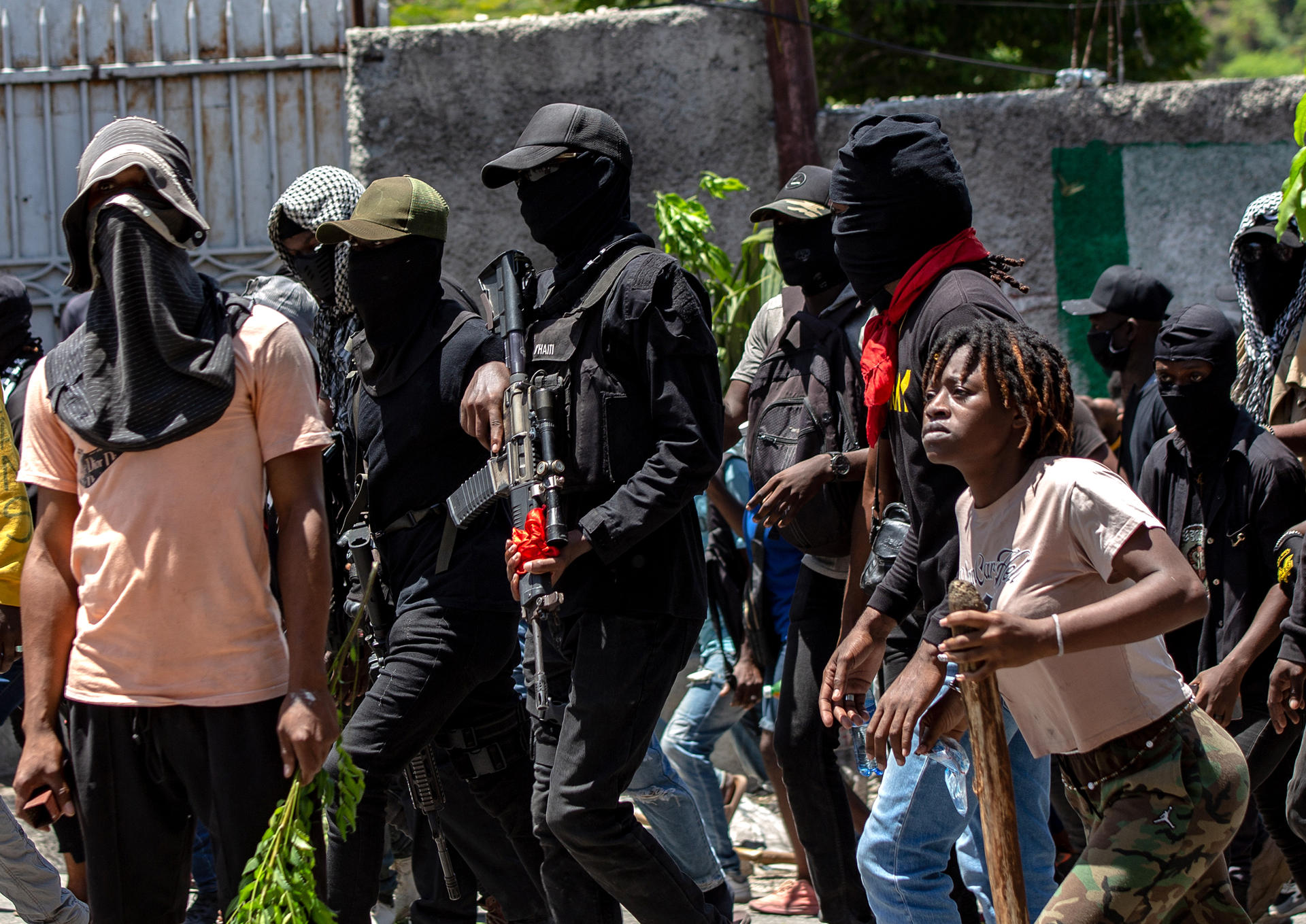 Integrantes de las Brigadas de Autodefensa participan de una protesta en Puerto Príncipe (Haití), en una fotografía de archivo. EFE/ Mentor David Lorens