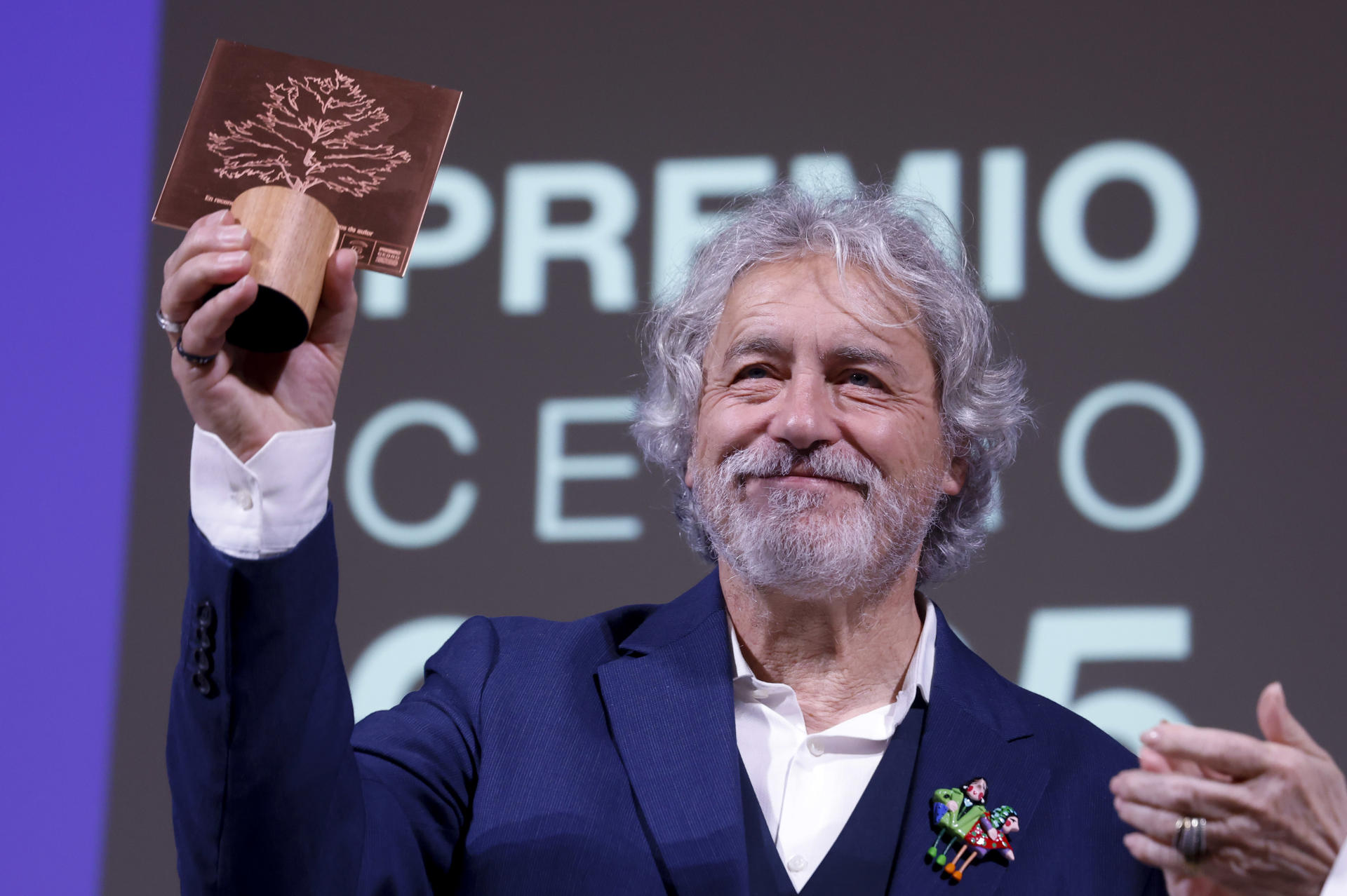 Entrega del premio CEDRO al escritor y periodista Manuel Rivas, organizado por el Centro Español de Derechos Reprográficos (CEDRO), este viernes en Madrid. EFE/ Blanca Míllez