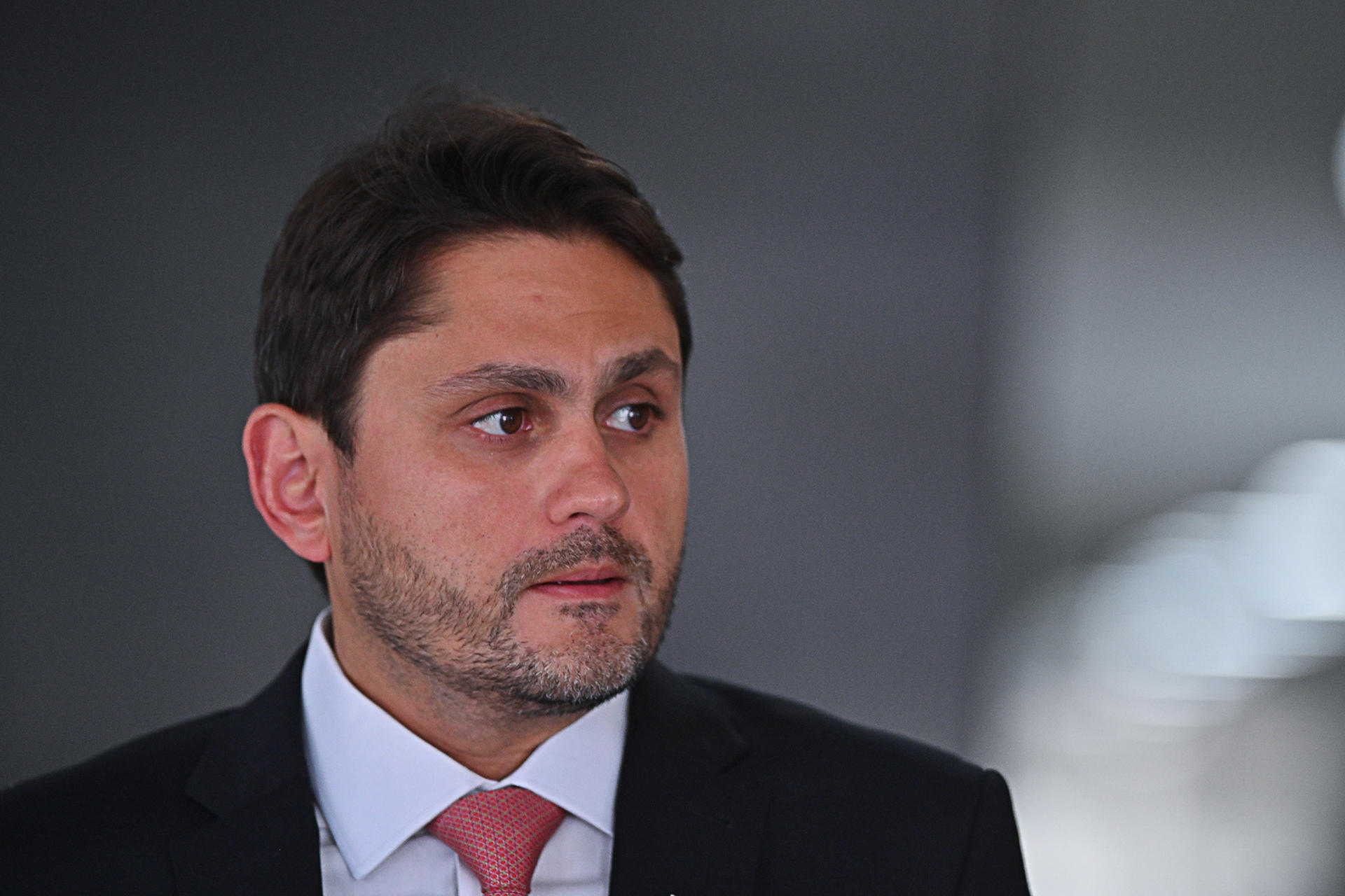 Fotografía de archivo, tomada en marzo de 2024, en la que aparece el ministro de Comunicaciones de Brasil, Juscelino Filho, en el Palacio del Planalto, en Brasilia (Brasil). EFE/André Borges
