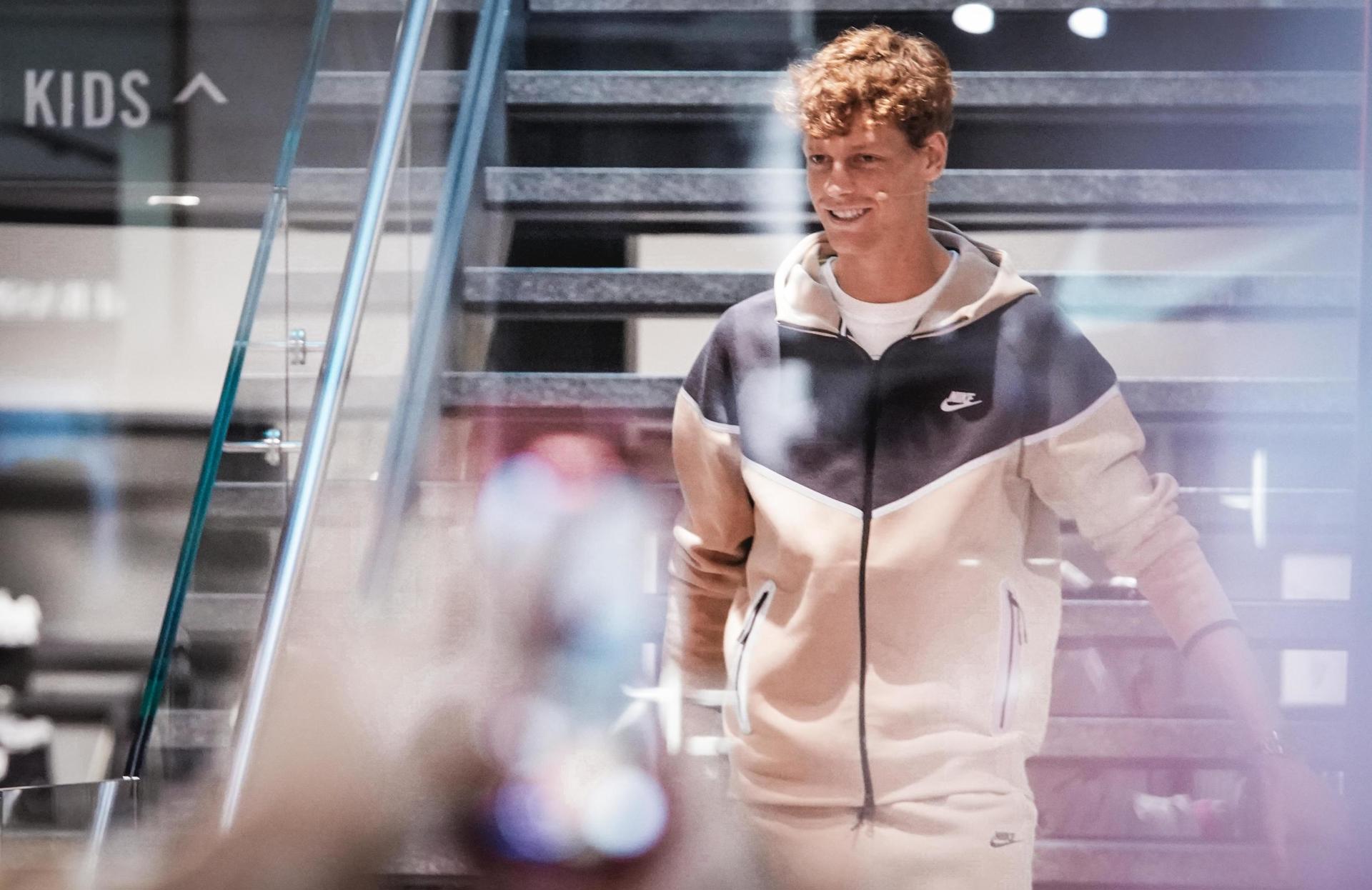 El tenista italiano Jannik Sinner, que el próximo lunes volverá a la competición tras cumplir una sanción por dopaje de tres meses, ha admitido que llegó a pensar en retirarse y dejar el tenis en foto de archivo de TINO ROMANO. EFE/EPA/