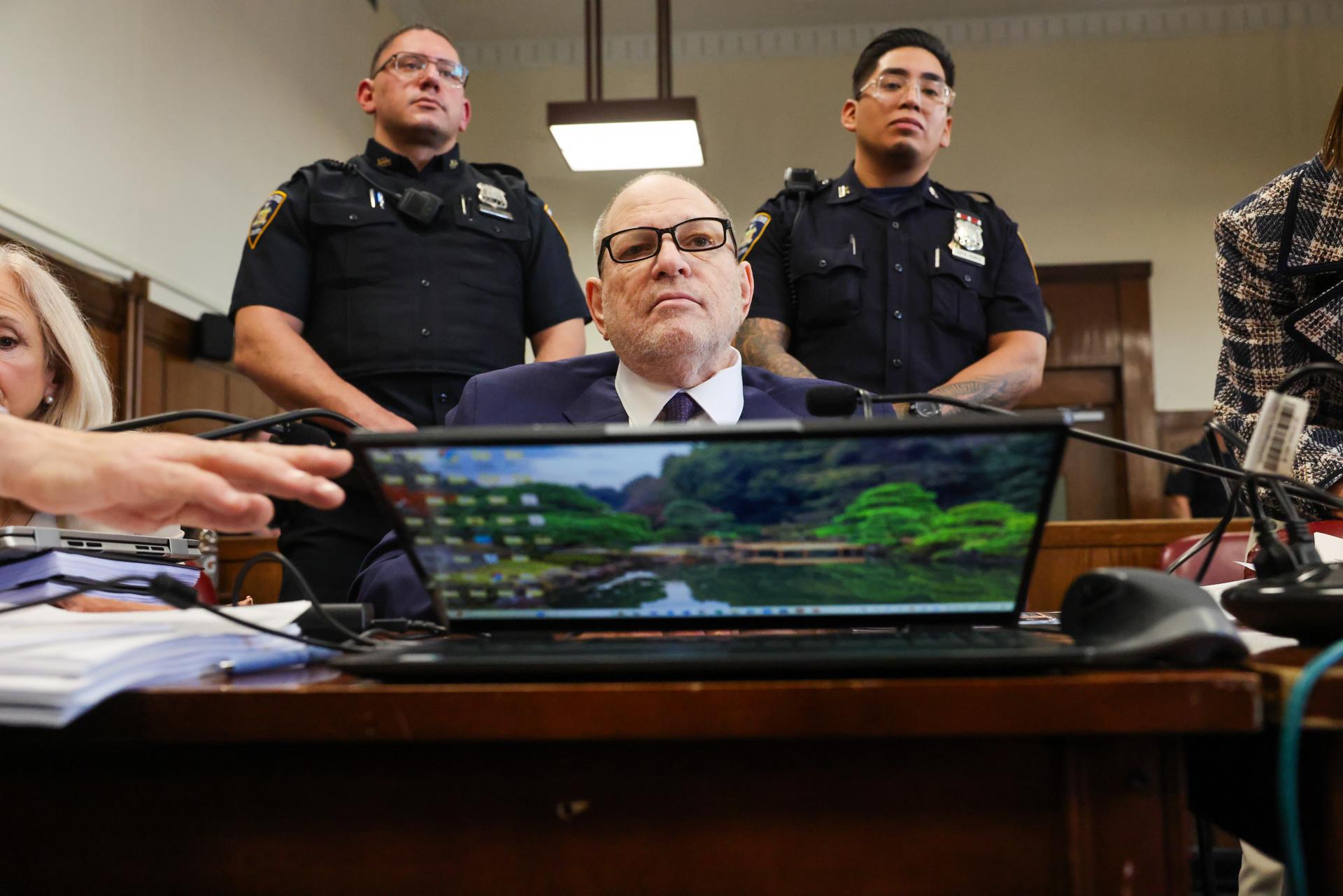 El exproductor de cine Harvey Weinstein se presenta para su nuevo juicio en el Tribunal Penal de Manhattan, en Nueva York, Nueva York, EE. UU., el 24 de abril de 2025. EFE/SPENCER PLATT / POOL