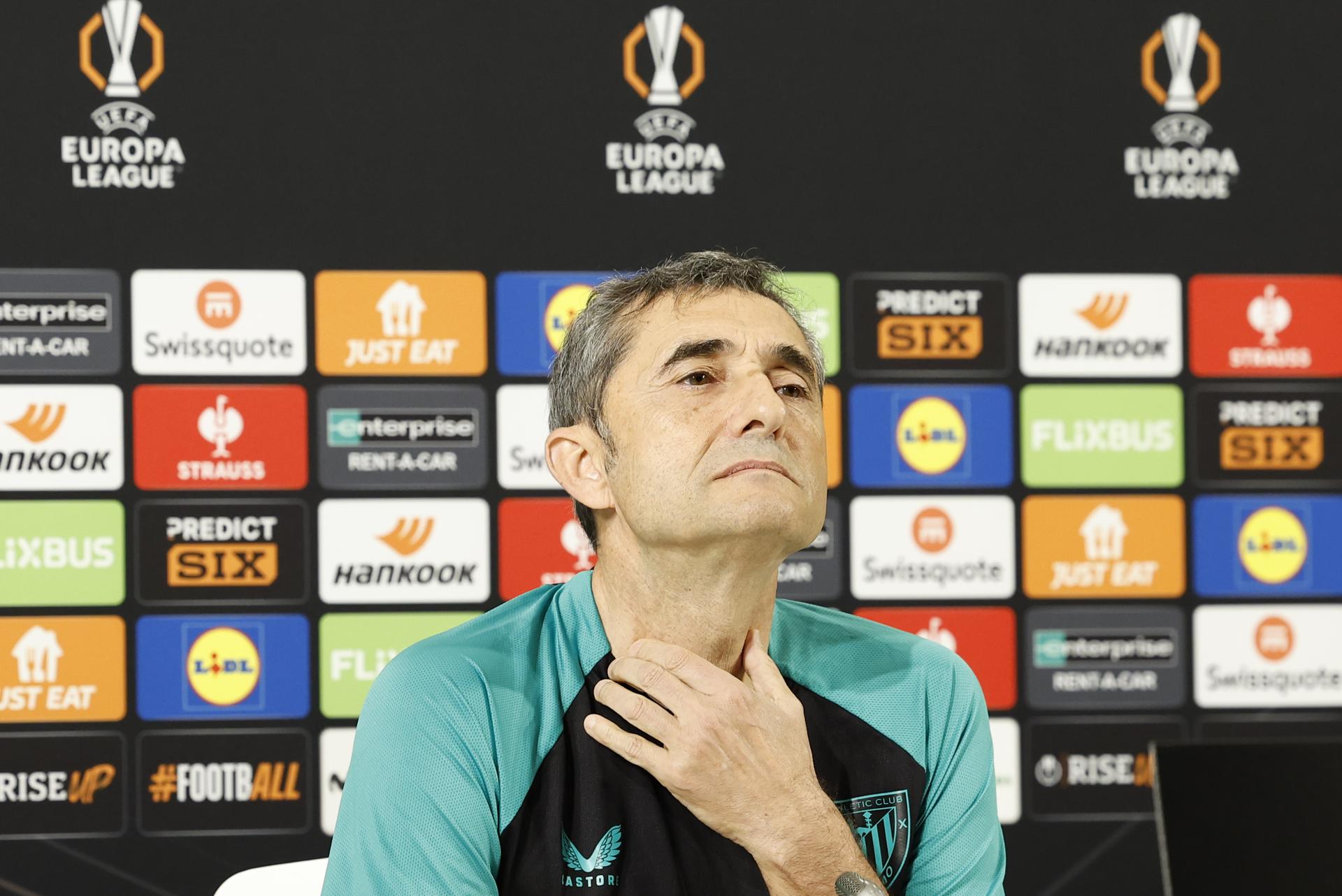 El entrenador del Athletic de Bilbao, Ernesto Valverde, durante la rueda de prensa previa al partido de Liga Europa del jueves ante el Manchester United en San Mamés. EFE/ Miguel Toña