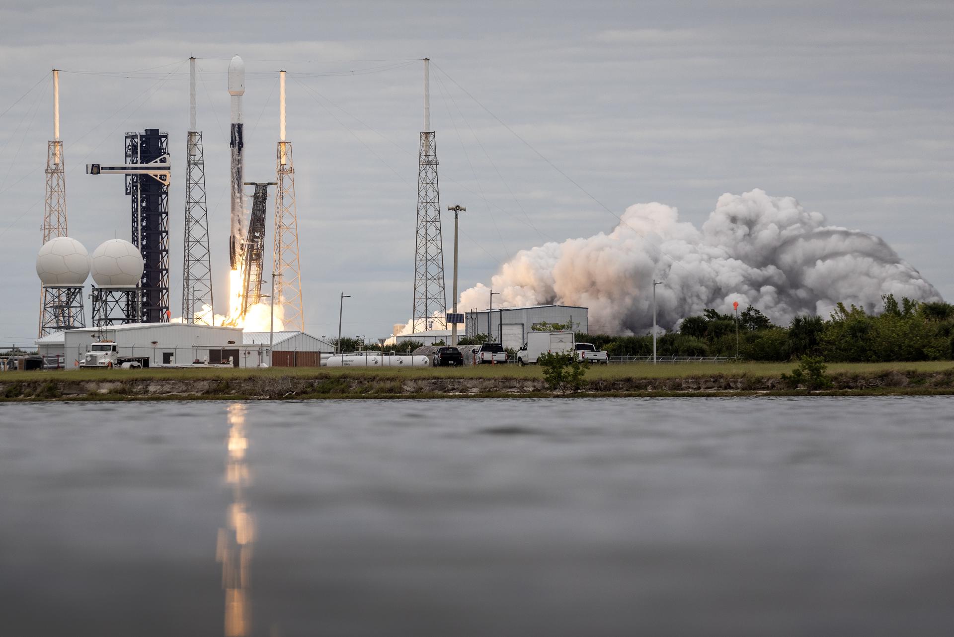 Fotografía de archivo que muestra el despegue de un cohete Falcon 9 de SpaceX desde la estación de Cabo Cañaveral en Florida (EE. UU.). EFE/EPA/CRISTOBAL HERRERA-ULASHKEVICH