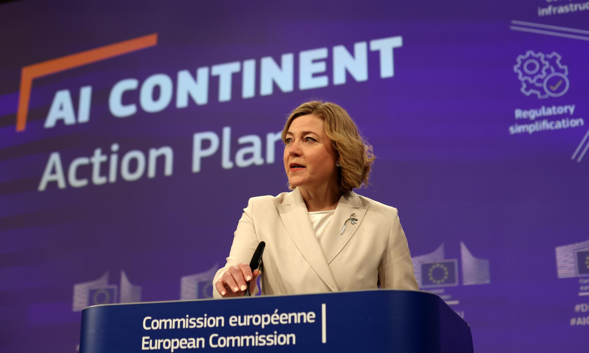 La vicepresidenta ejecutiva de la Comisión Europea para la Soberanía Tecnológica, la Seguridad y la Democracia, Henna Virkkunen, este miércoles. EFE/EPA/OLIVIER HOSLET
BRUSSELS (Belgium), 09/04/2025.- Executive Vice-president of the European Commission for Technological Sovereignty, Security and Democracy, Henna Virkkunen, speaks during a press conference on the 'AI Continent Action Plan' following the European Commission weekly college meeting in Brussels, Belgium, 09 April 2025. (Bélgica, Bruselas) EFE/EPA/OLIVIER HOSLET