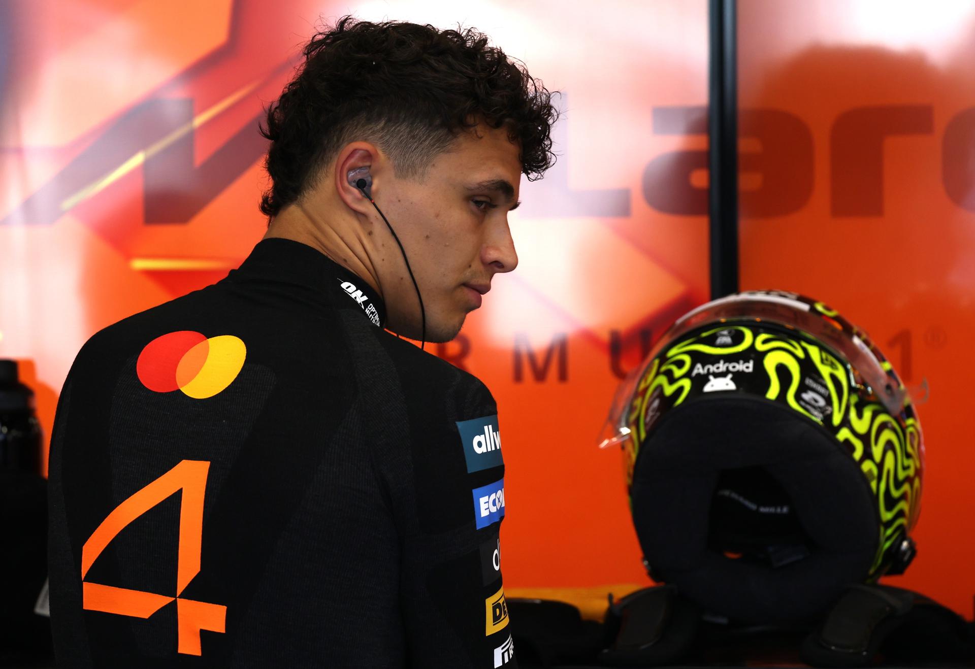 JEDDAH (Saudi Arabia), 18/04/2025.- El inglés Lando Norris (McLaren), que fue el más rápido este viernes, por delante de su compañero, el australiano Oscar Piastri, en los entrenamientos libres para el Gran Premio de Arabia Saudí, el quinto del Mundial de Fórmula Uno, en el circuito urbano de Yeda. EFE/EPA/ALI HAIDER
