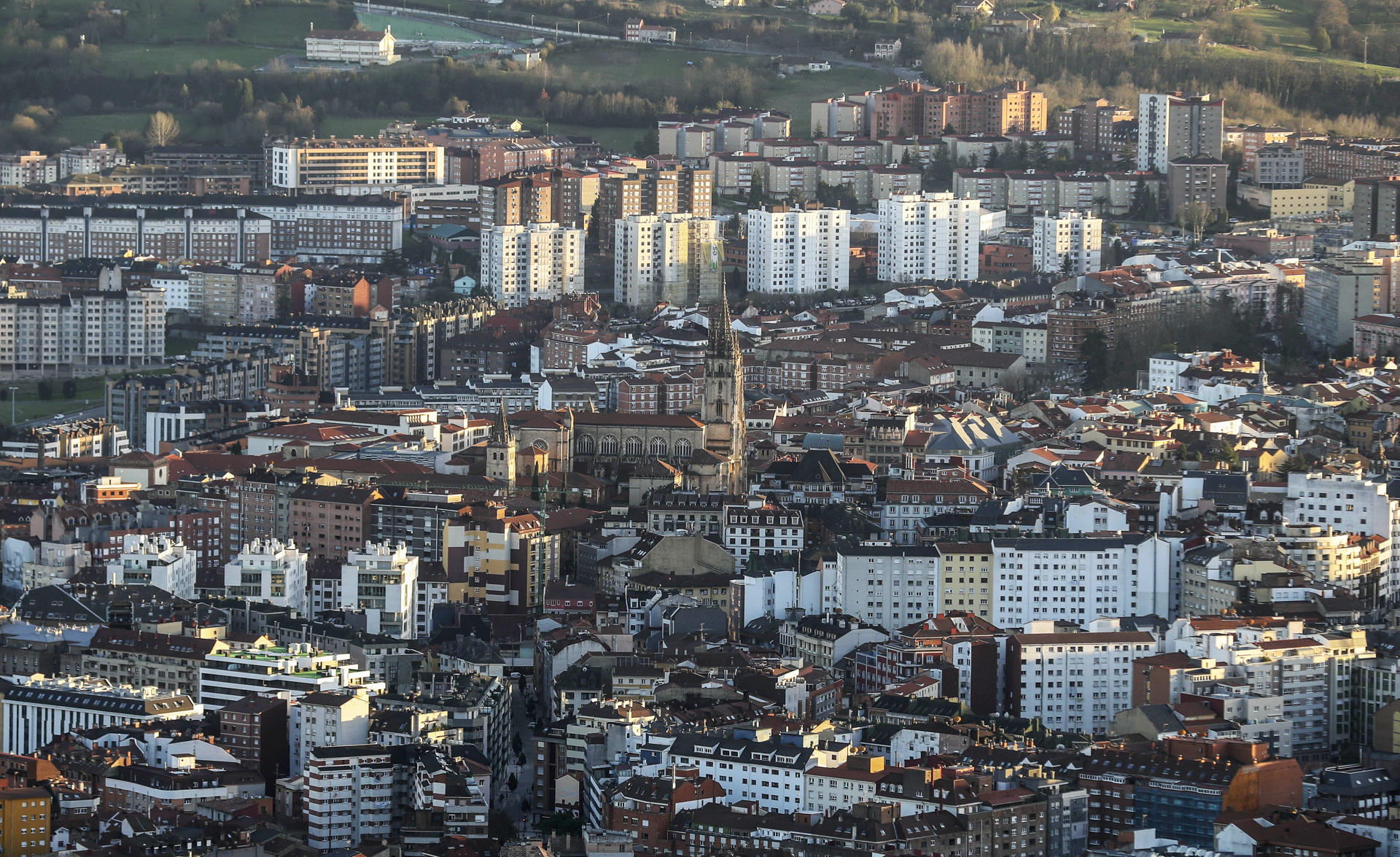 Vista general de la ciudad de Oviedo. EFE/J.L.Cereijido