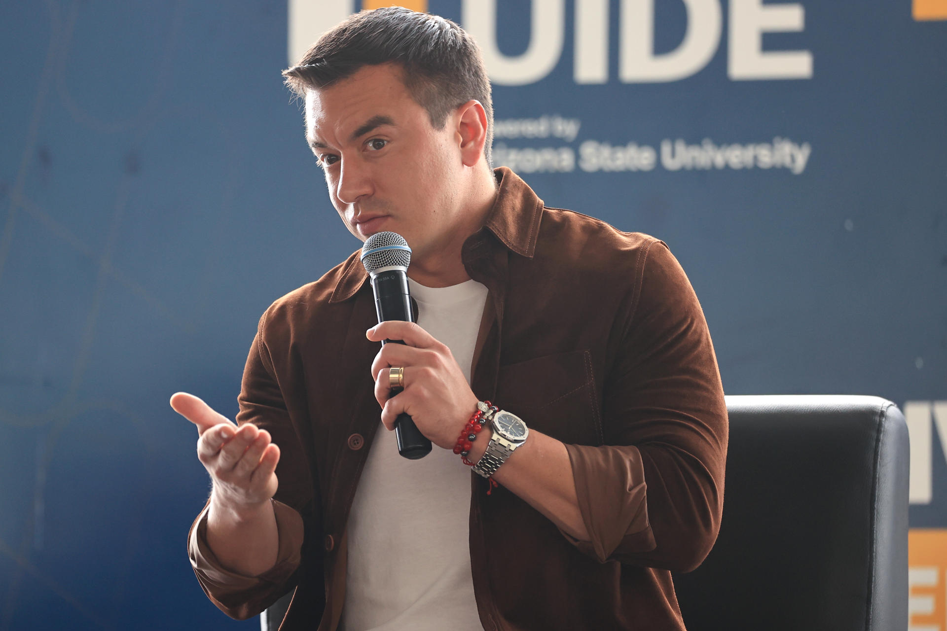 El presidente de Ecuador y candidato a la reelección, Daniel Noboa, intervino, este martes, 1 de abril, durante un acto proselitista, en la Universidad de Quito (Ecuador). EFE/José Jacome