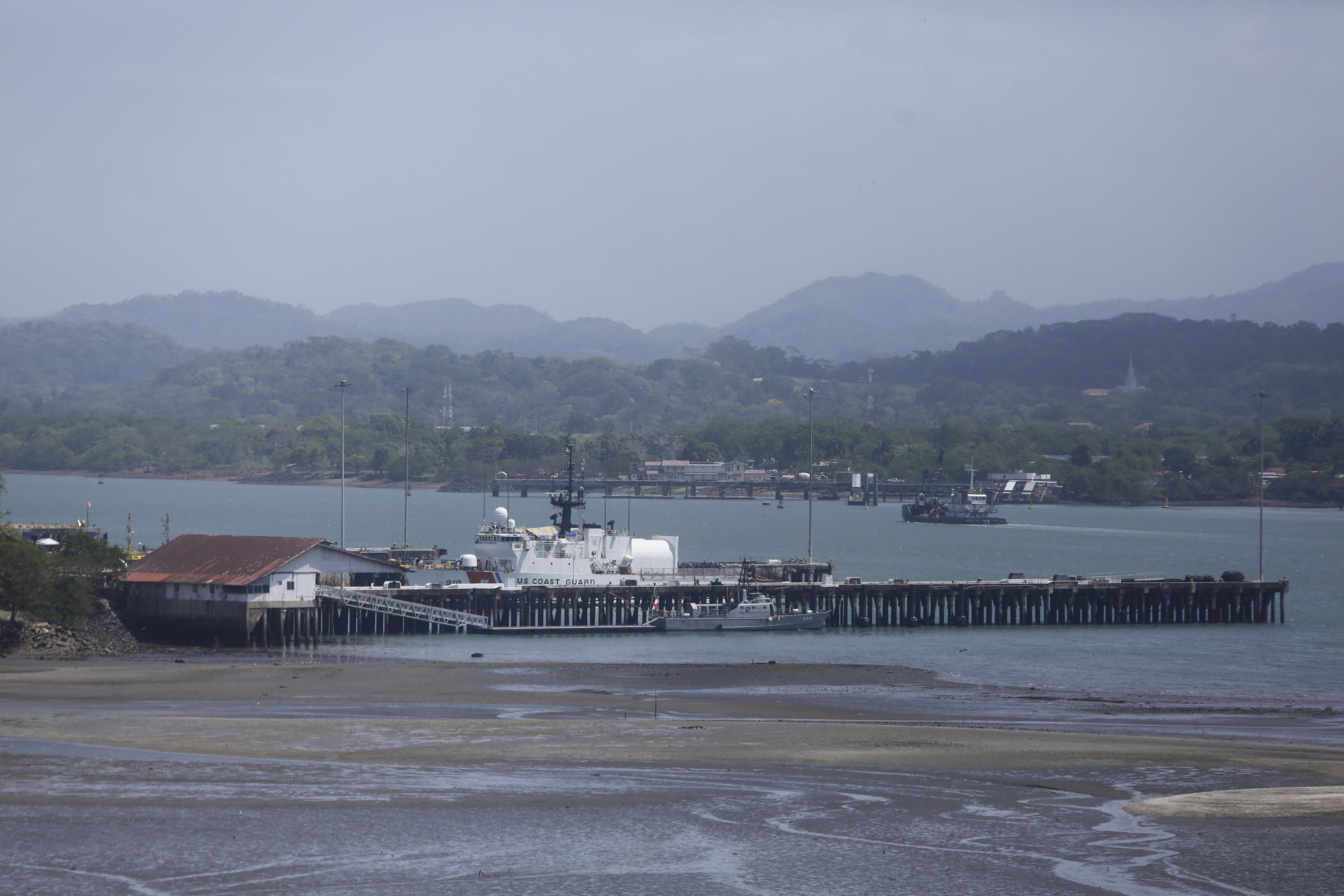 Fotografía de la Base Naval Capitán de Fragata Noel Rodríguez del Servicio Nacional Aeronaval este martes, en Ciudad de Panamá (Panamá). EFE/ Carlos Lemos