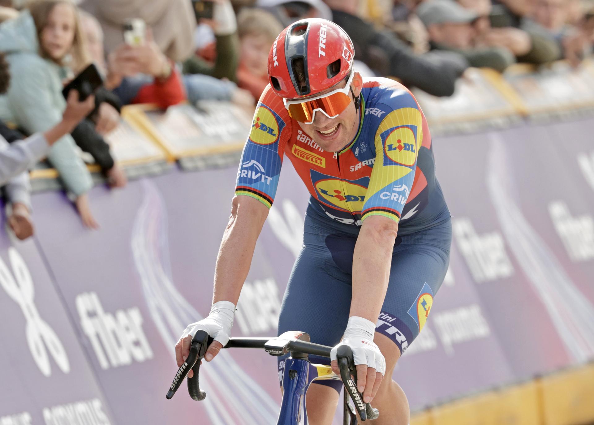El danés Mads Pedersen, ganador el domingo de la Gante-Wevelgem y favorito junto al holandés Wout van Aert de la prueba A través de Flandes. EFE/EPA/OLIVIER MATTHYS