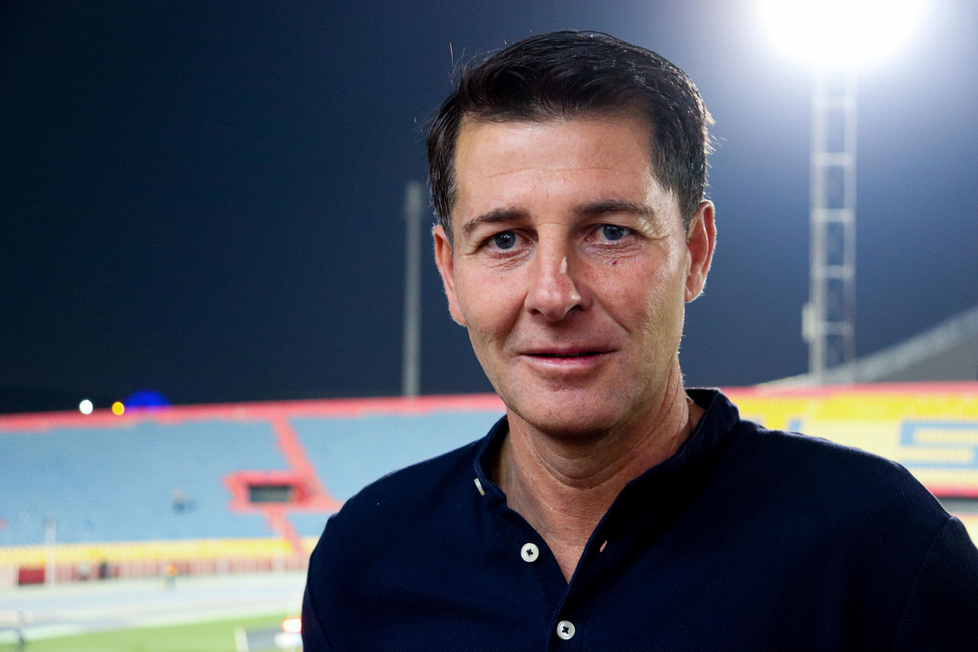 El entrenador Jesús Casas en el estadio Al Shaab de Bagdad en foto de archivo de Carles Grau Sivera. EFE