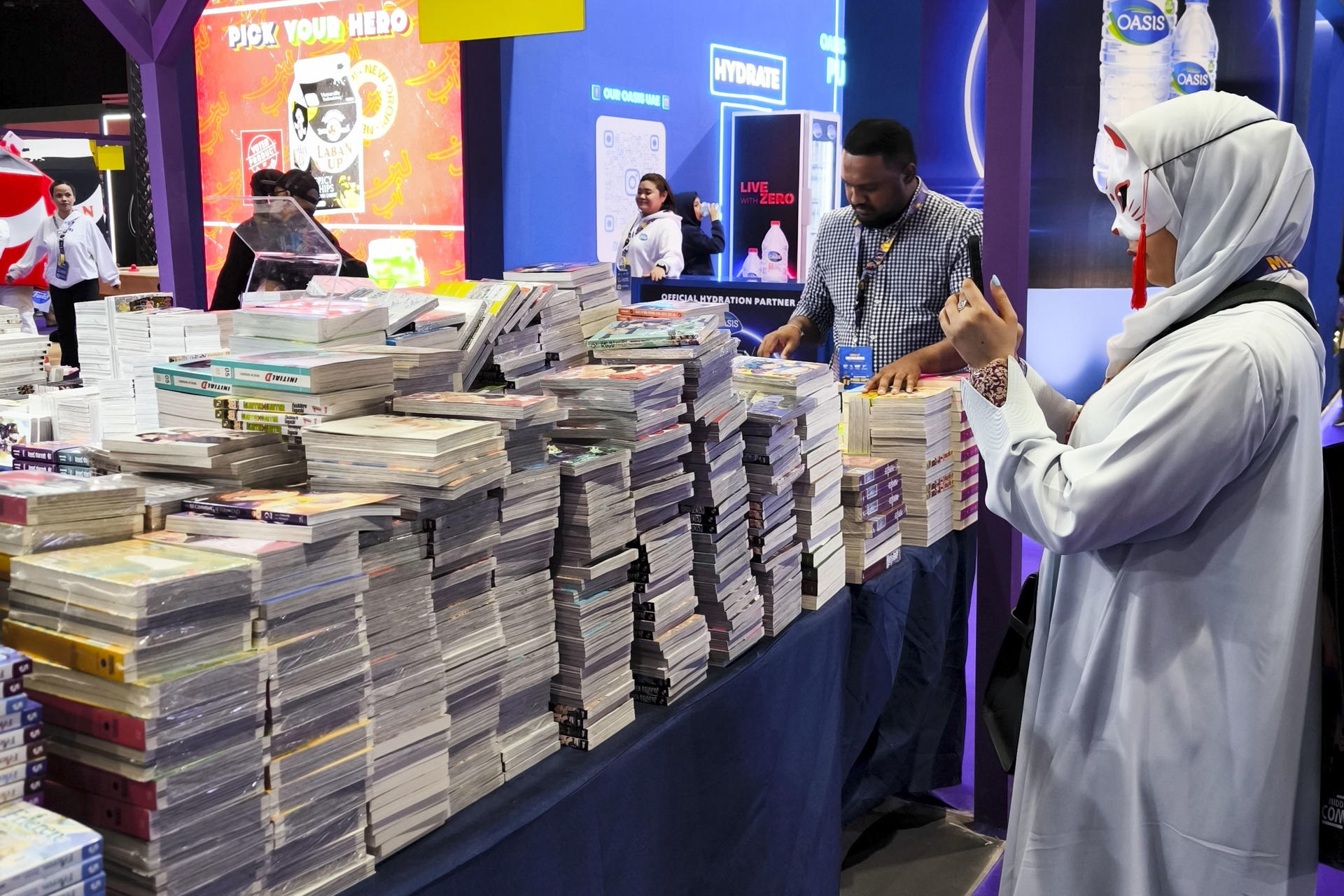 La cultura pop en Oriente Medio ha dado un paso adelante este fin de semana con la Comic-Con de Abu Dabi, la más grande de todo Oriente Medio, que ha reunido a estrellas internacionales del Universo Marvel y DC, para situar la región en el mapa de este tipo de convenciones. EFE/Isaac J. Martín