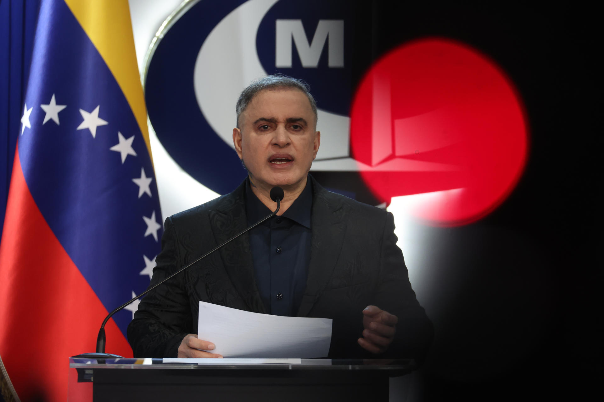 El fiscal general de Venezuela, Tarek William Saab, habla en una rueda de prensa este lunes, en Caracas (Venezuela). EFE/ Miguel Gutierrez