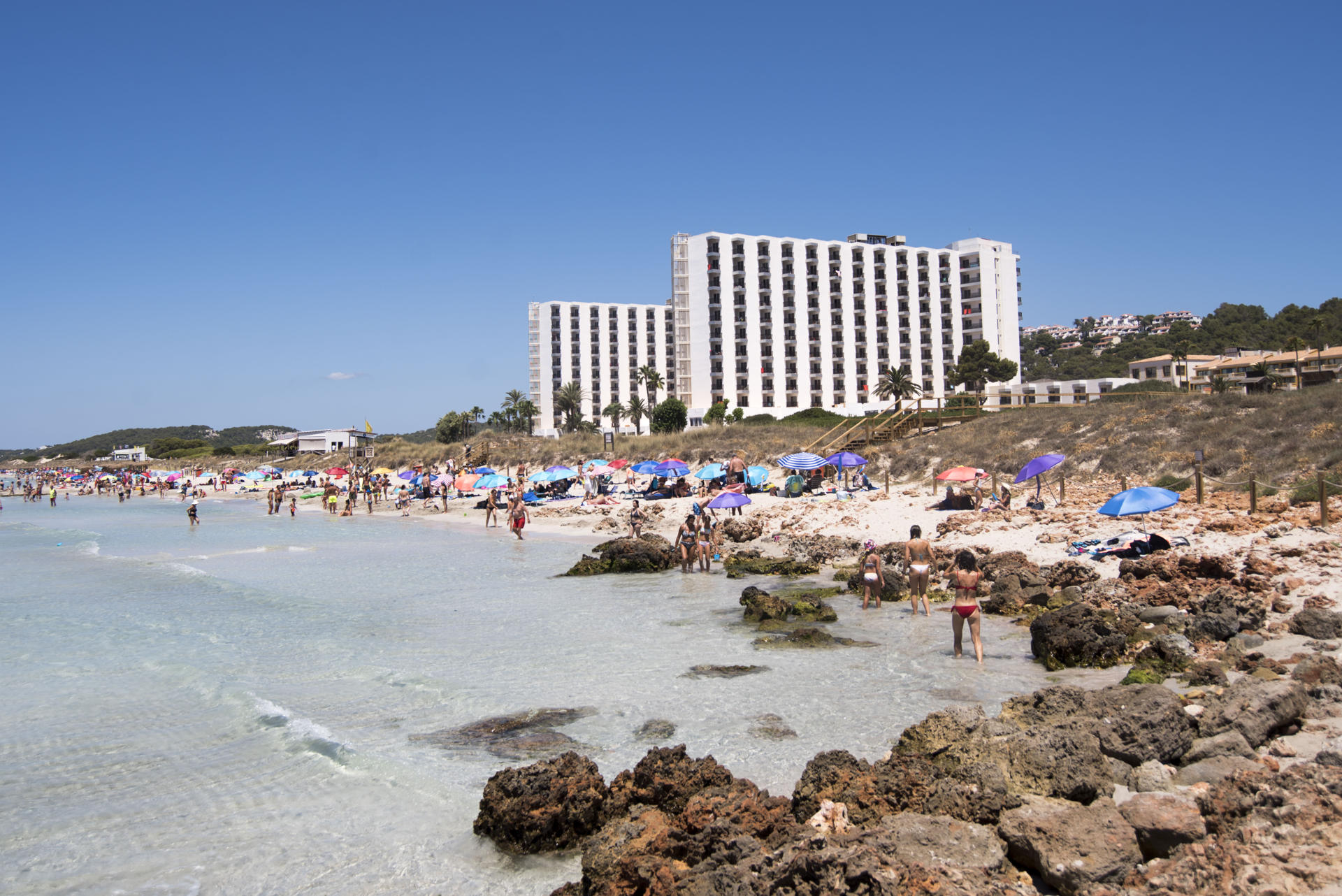 ALAYOR (MENORCA).- Imagen de archivo de la playa en Alayor. EFE/David Arquimbau Sintes