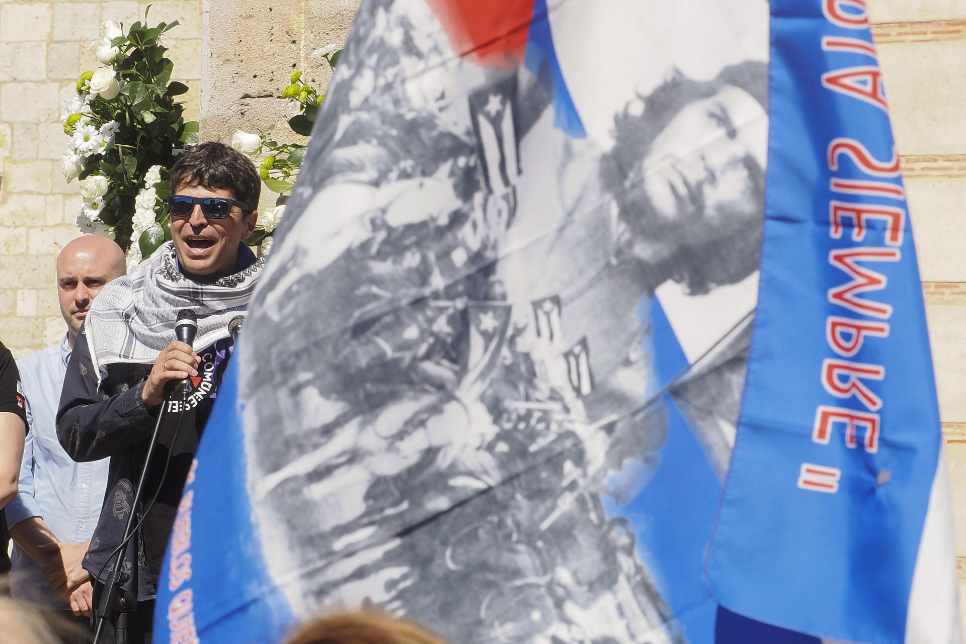 El coordinador federal de IU, Antonio Maíllo, asiste a la celebración de los actos conmemorativos del Día de Castilla y León en el histórico municipio vallisoletano de Villalar de los Comuneros, este miércoles. EFE/ R. García