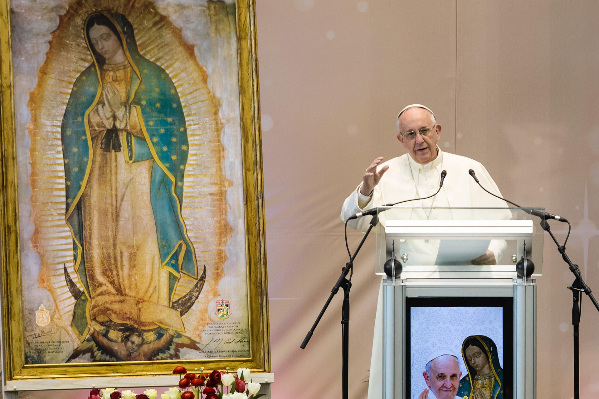 Fotografía de archivo del 16 de febrero de 2016 donde aparece el papa Francisco mientras pronuncia un discurso en el colegio de bachilleres del estado de Chihuahua, en Ciudad Juárez (México). EFE/STR