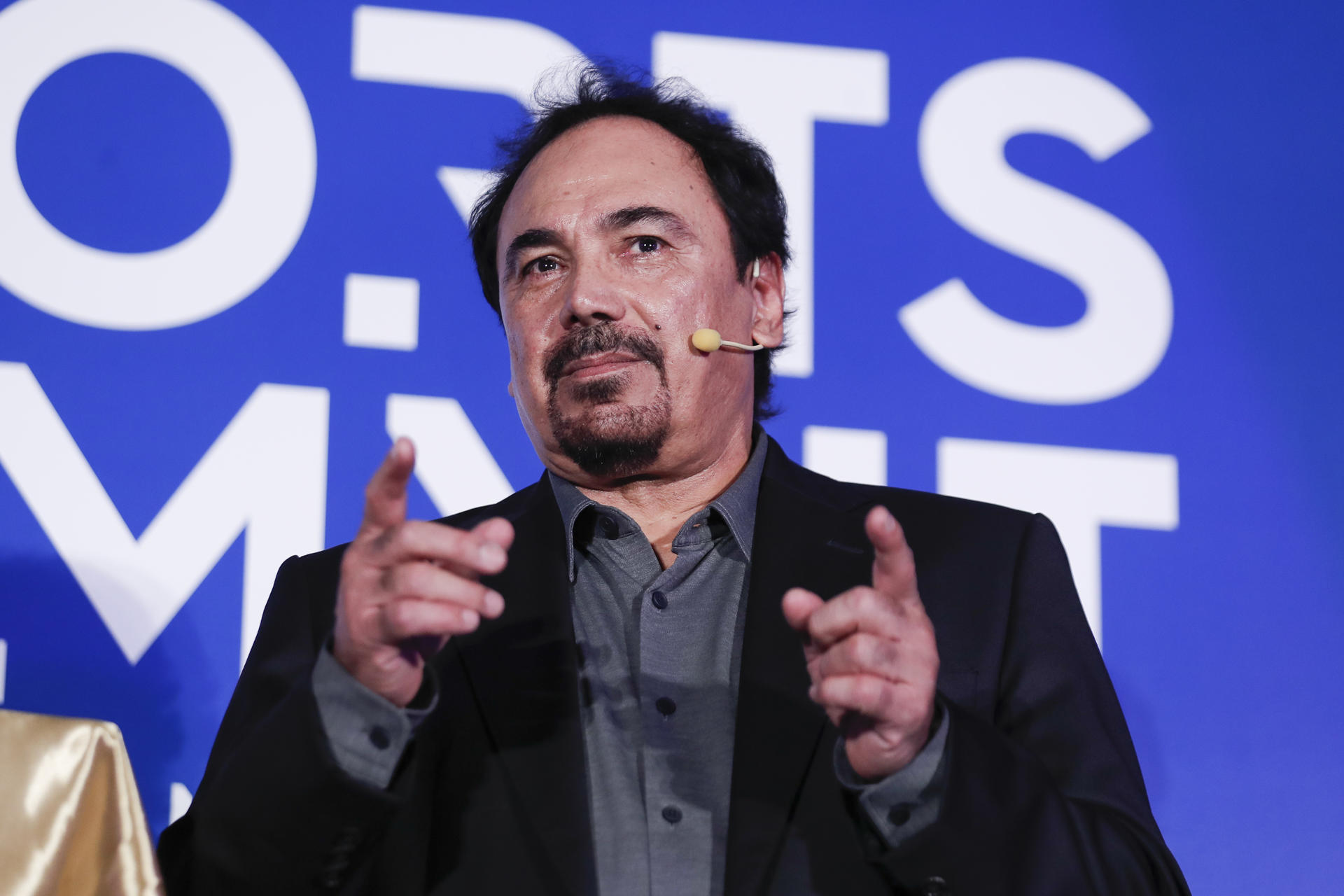 El exfutbolista mexicano Hugo Sánchez participa en el Sports Summit México 2025 este jueves, en Ciudad de México (México). EFE/ Isaac Esquivel