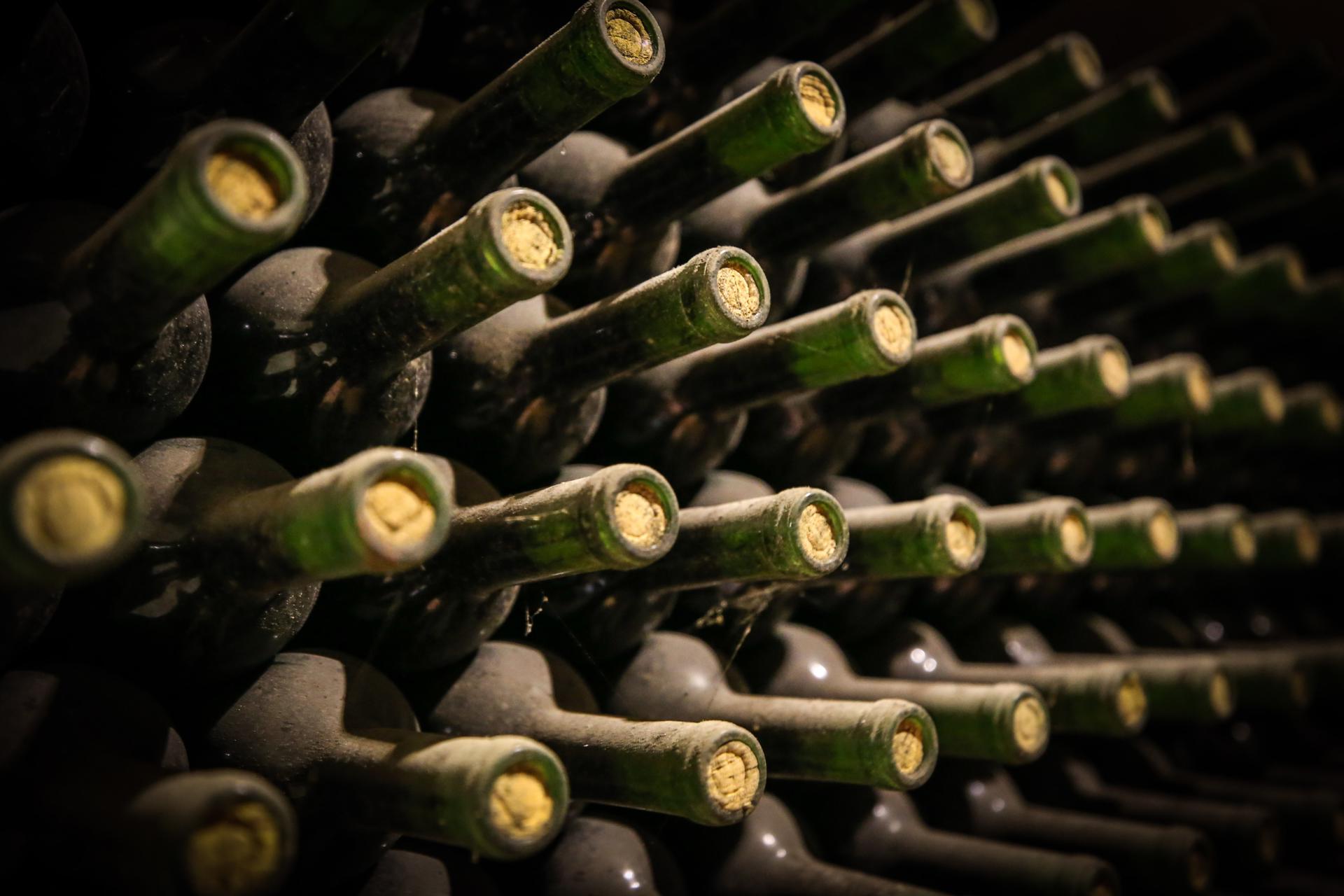 Fotografía de archivo que muestra una bodega de vino. EFE/ Raúl Martínez