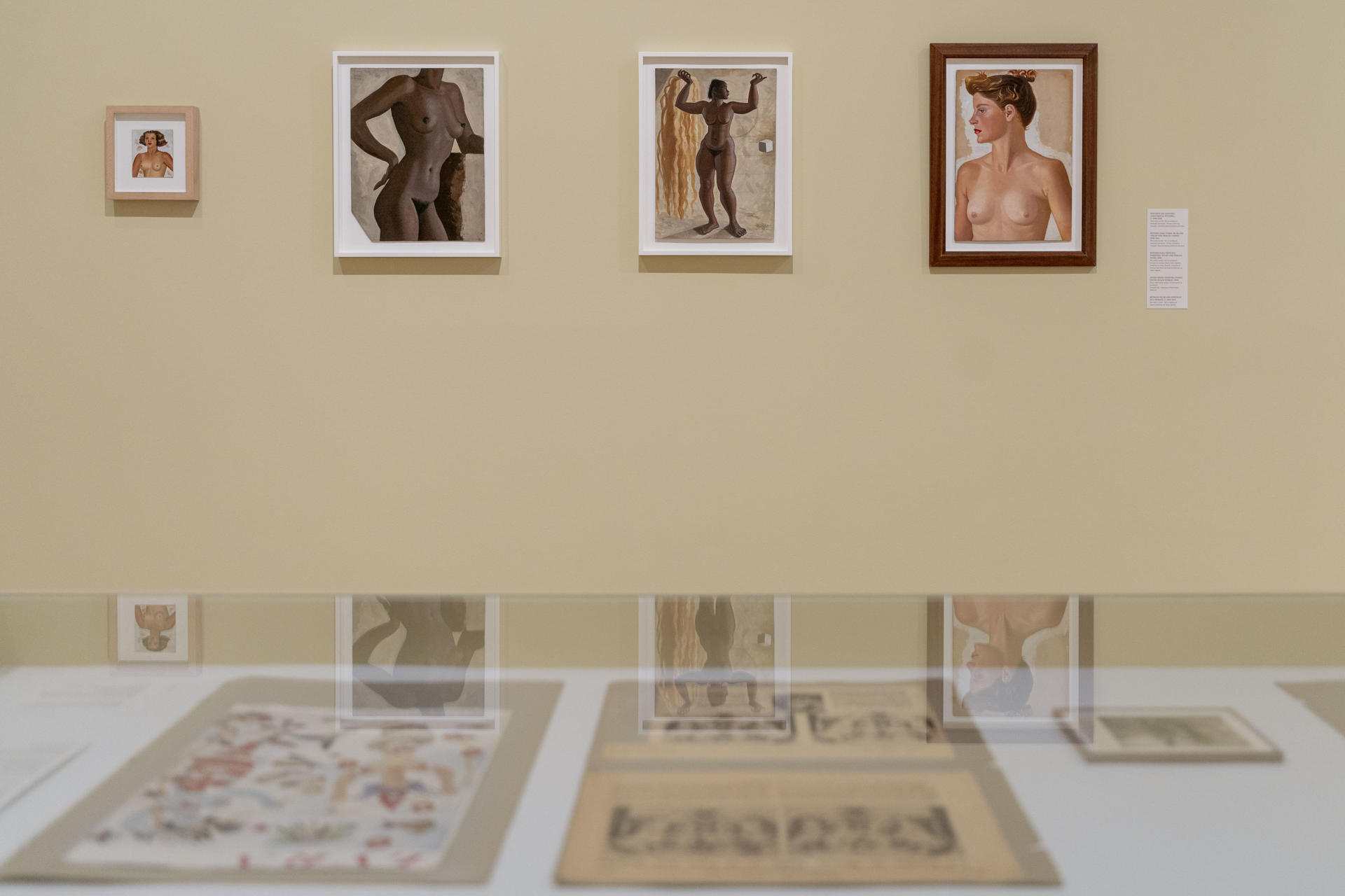 Vista de varias obras durante la presentación de la exposición retrospectiva de Maruja Mallo, una de las figuras más destacadas del surrealismo, este viernes en el Centro Botín, en Santander. EFE/Román G. Aguilera