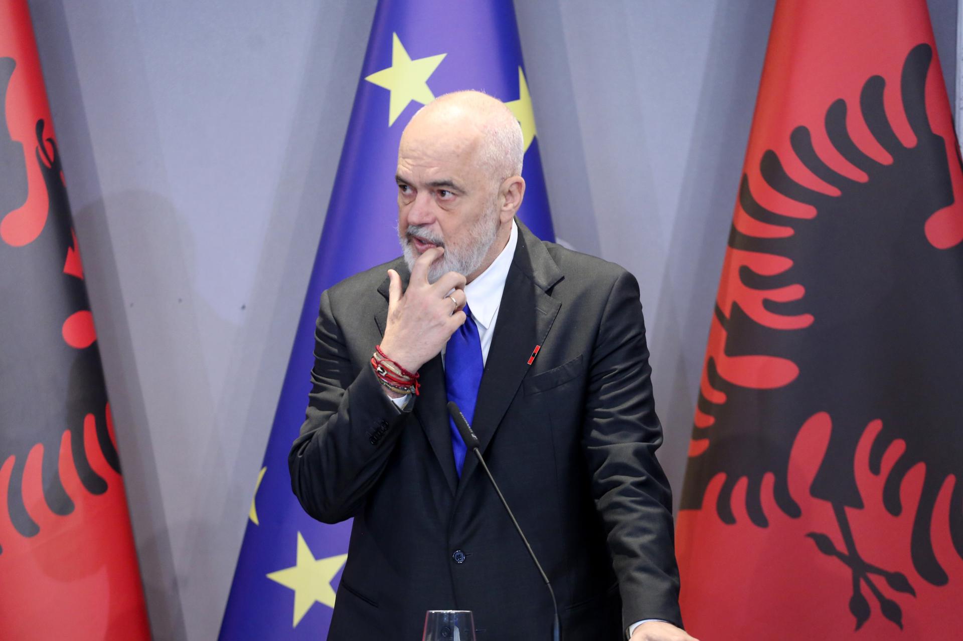 Foto de archivo del primer ministro de Albania, Edi Rama. EFE/EPA/MALTON DIBRA