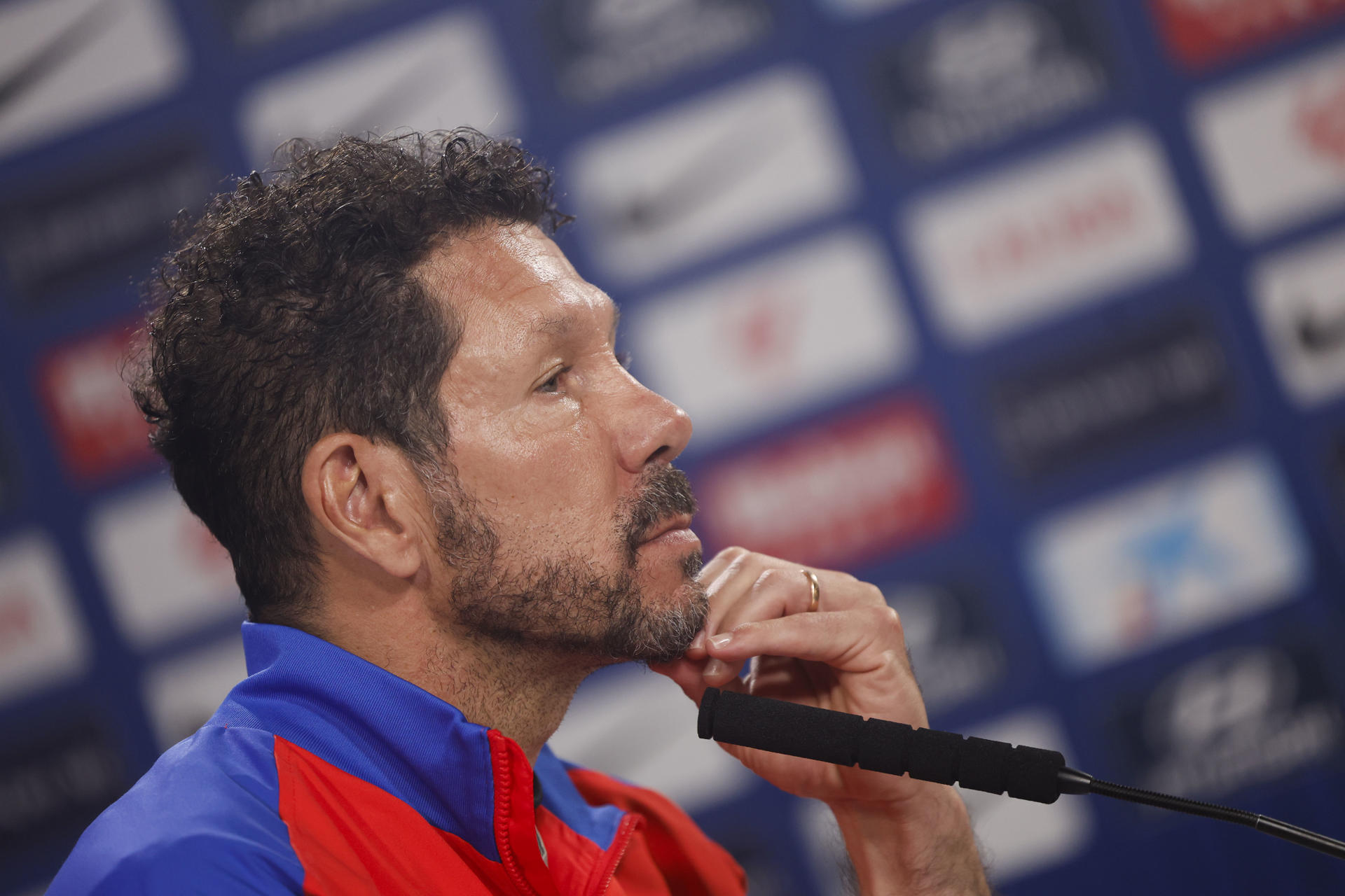 Simeone, en la rueda de prensa. EFE/ Javier Lizon