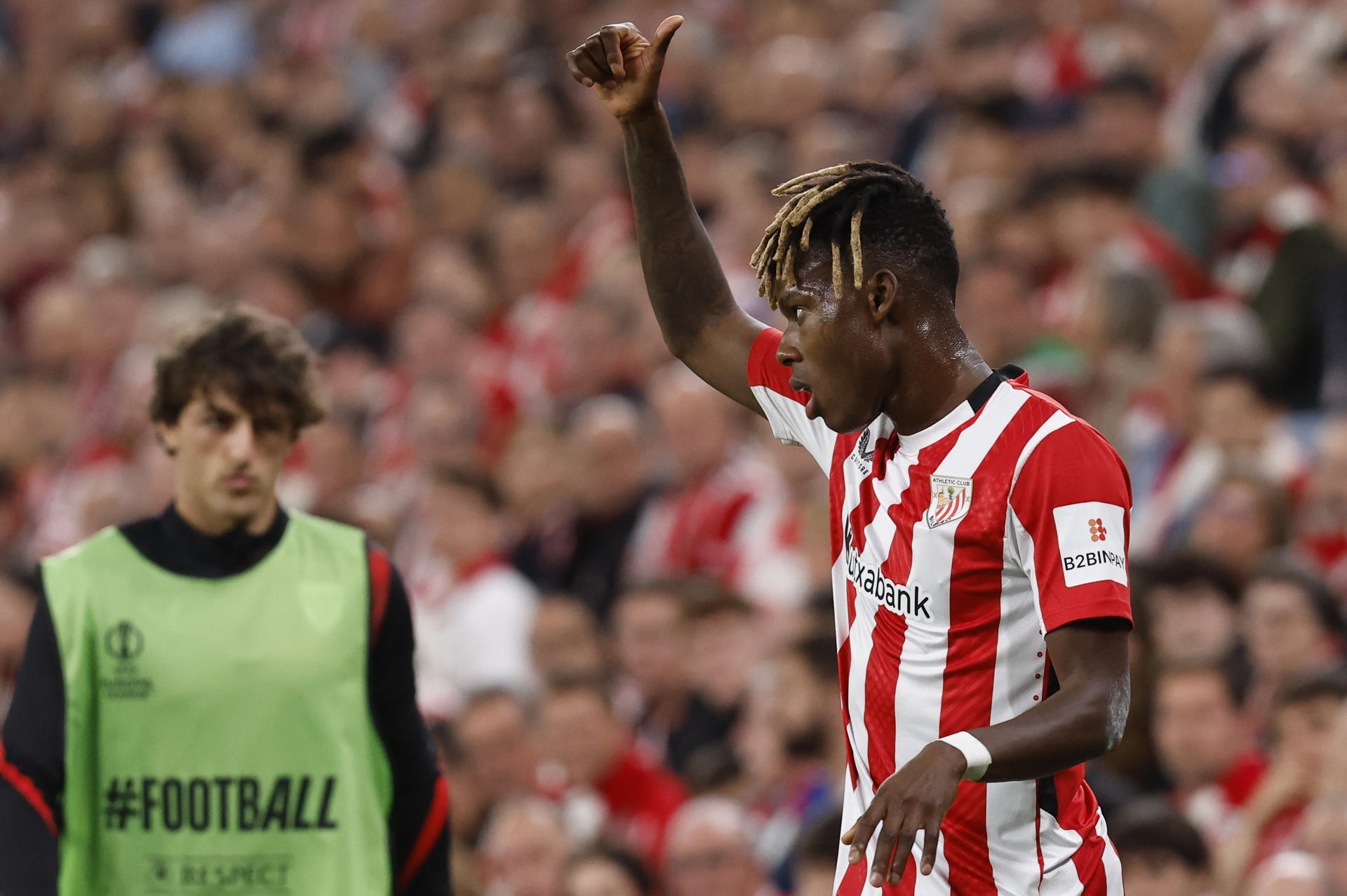 El delantero del Athletic Club Nico Williams durante el partido de vuelta de los cuartos de final de la Liga Europa que Athletic Club y Glasgow Rangers FC disputan hoy jueves en el estadio de San Mamés. EFE/ Miguel Toña