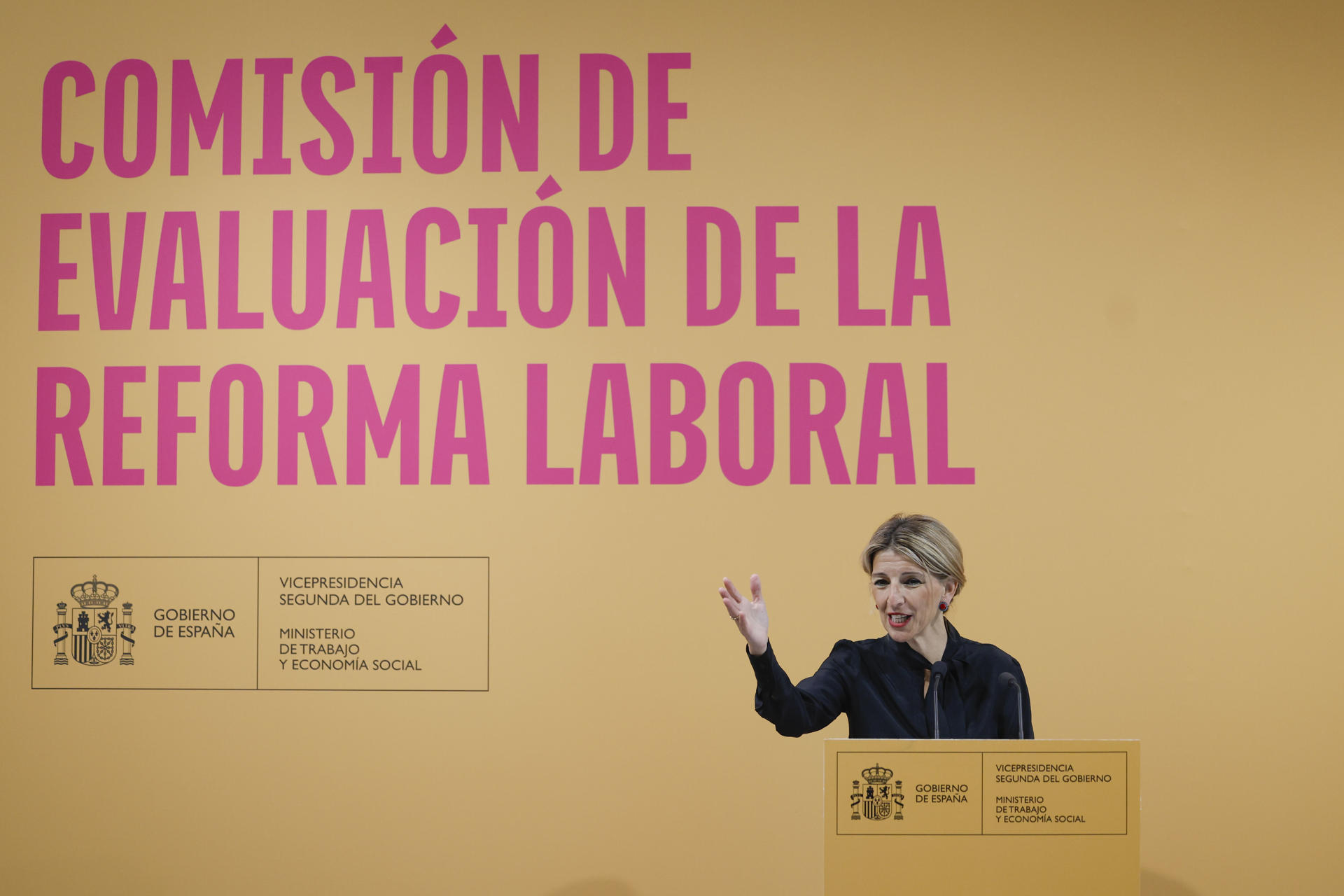 La vicepresidenta segunda del Gobierno y ministra de Trabajo y Economía Social, Yolanda Díaz, presenta la Comisión de Evaluación de la Reforma Laboral, este miércoles. EFE/ Javier Lizon