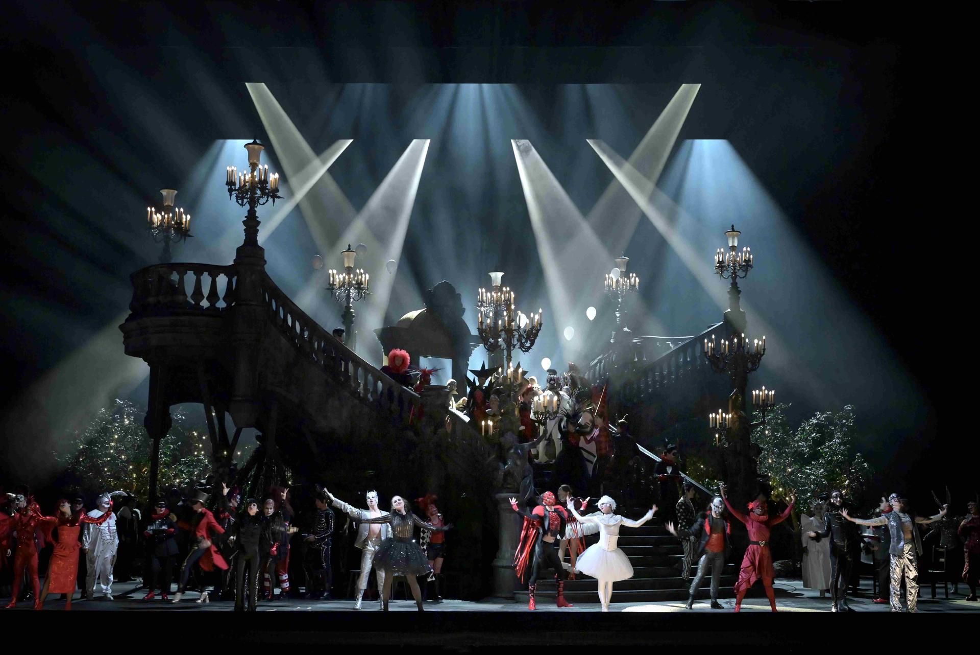 Romey y Julieta, de Charles-François Gounod | Nueva producción del Teatro Real. Coproducción con la Ópera Nacional de Lyon
Fotógrafo: Vincent Pontet | Ópera nacional de París/ Cedida por el Teatro Real