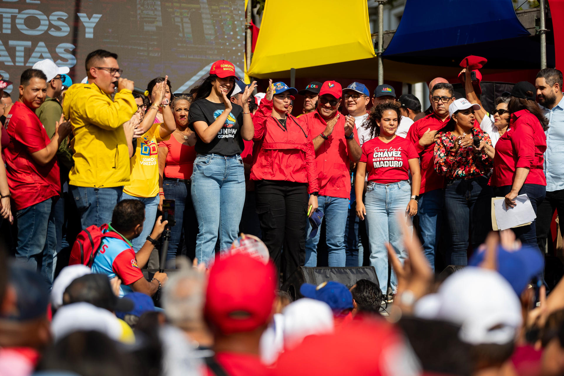 Candidatos del Gran Polo Patriótico Simón Bolívar participan durante su presentación en una marcha chavista este sábado, en Caracas (Venezuela). EFE/ Ronald Peña