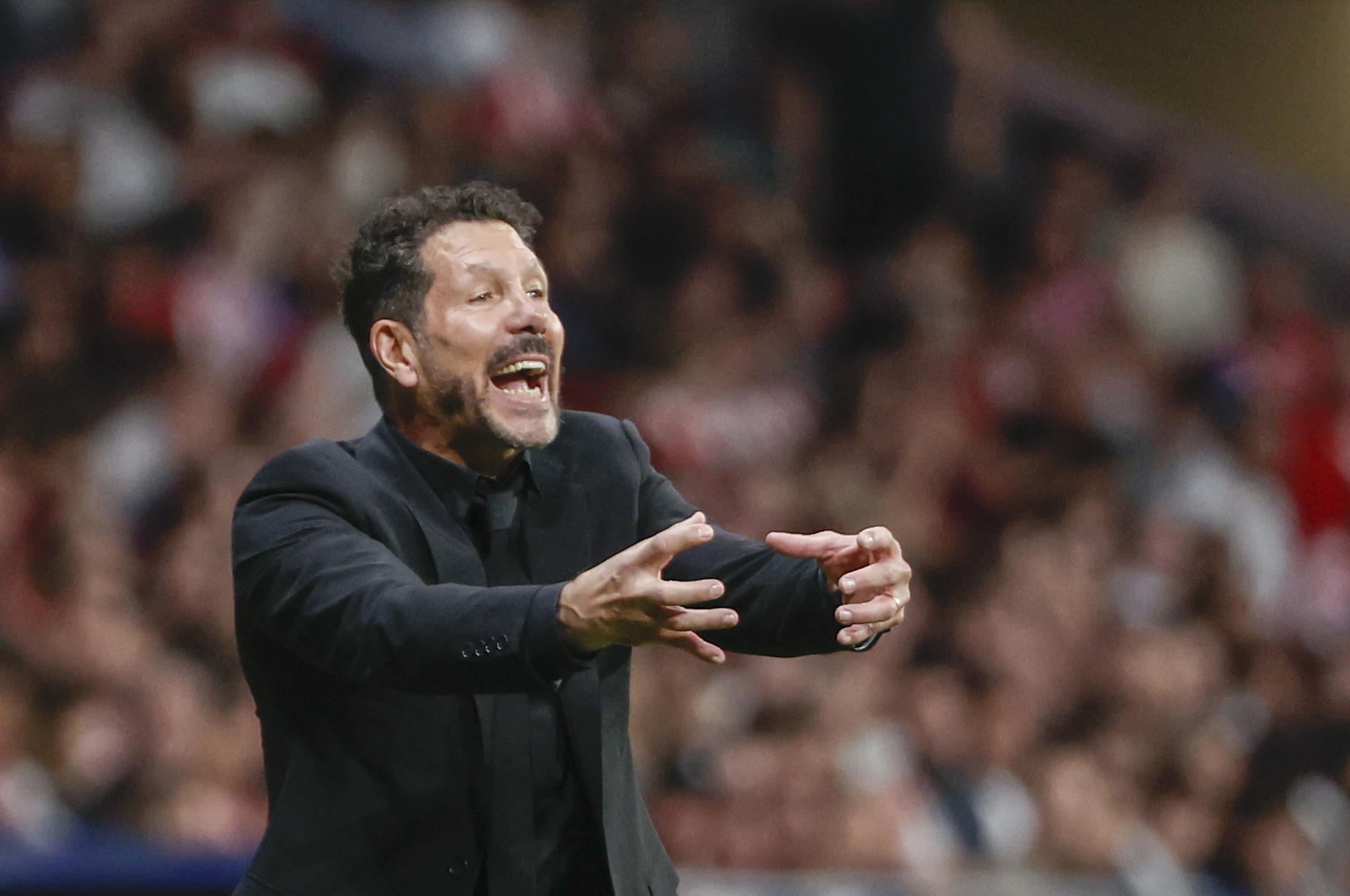 Simeone, durante el partido. EFE/Sergio Pérez