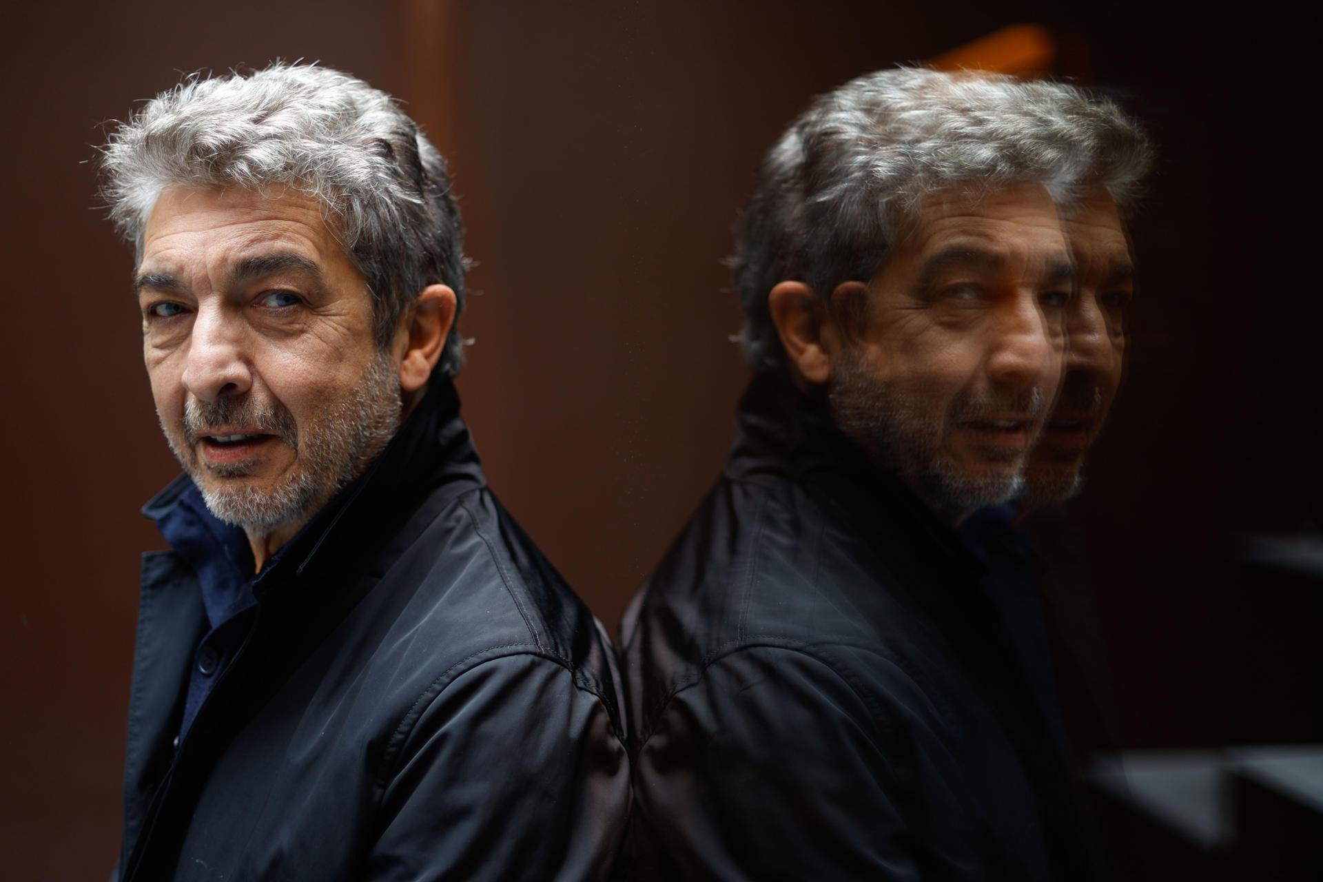 Ricardo Darín se ha metido en la piel de Juan Salvo, el héroe de una novela gráfica mítica en Argentina, 'El eternauta', y aunque asegura que en su adaptación a una serie televisiva han trabajado en una historia de pura ciencia ficción, reconoce que en el mundo actual de extremismos, puede haber otras interpretaciones para el espectador.-EFE/ Mariscal
