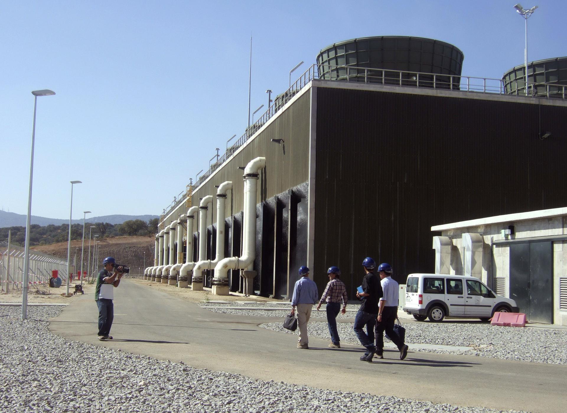 La central nuclear de Almaraz (Cáceres) ha notificado al Consejo de Seguridad Nuclear (CSN) el cese de la situación de prealerta de emergencia al haber recuperado de forma estable la alimentación eléctrica desde el exterior. EFE/Angel Mustienes