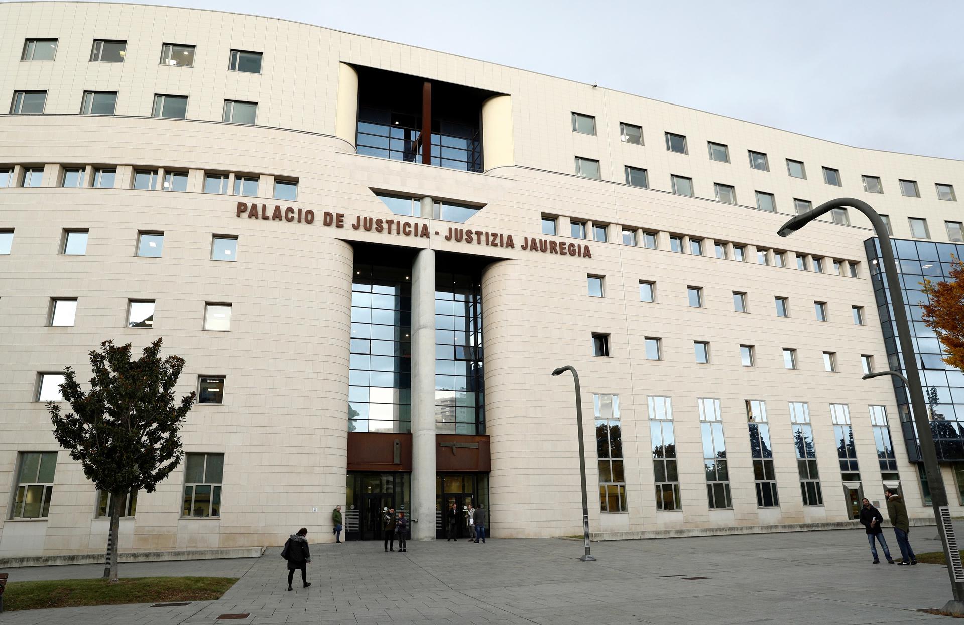 Fachada del Palacio de Justicia de Navarra en una imagen de archivo. EFE/Villar López