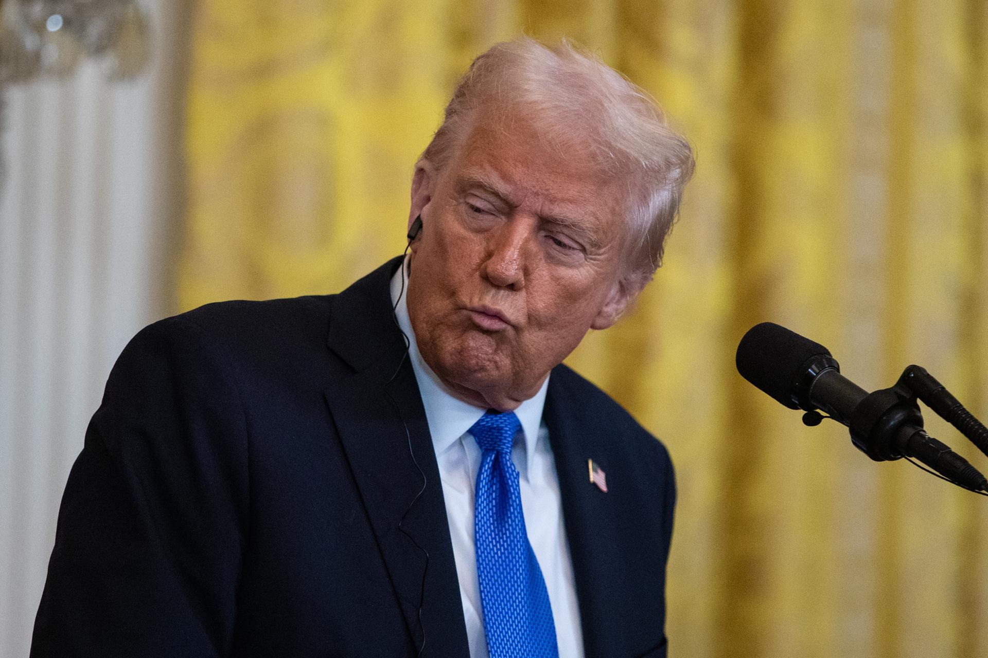 Fotografía de archivo en donde se ve al presidente de Estados Unidos, Donald Trump. EFE/ANNA ROSE LAYDEN