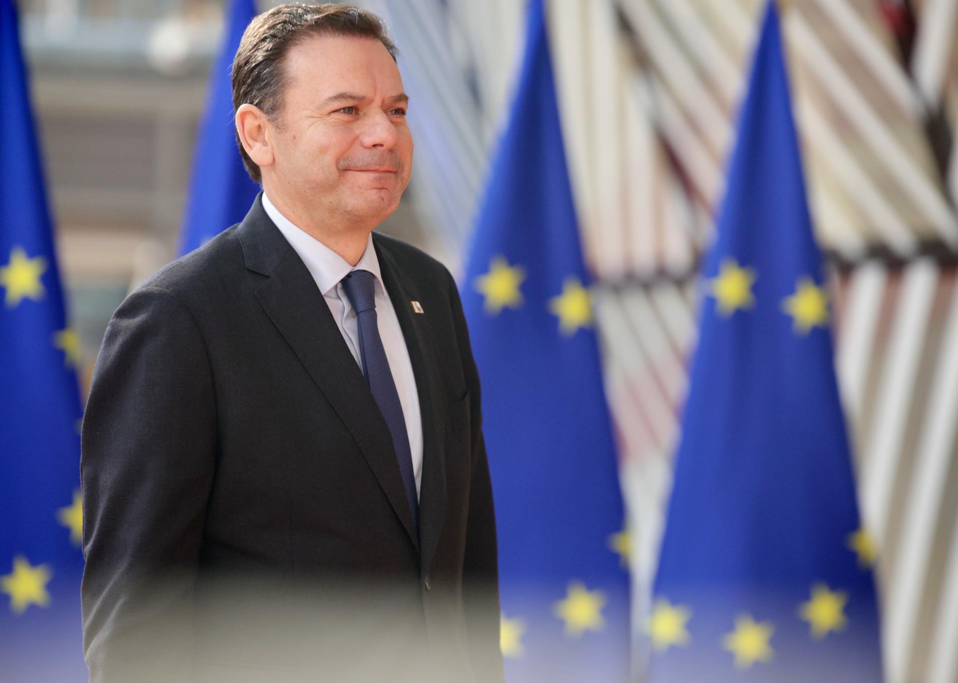 Fotografía de archivo del primer ministro en funciones de Portugal, Luís Montenegro (centroderecha). EFE/EPA/OLIVIER MATTHYS