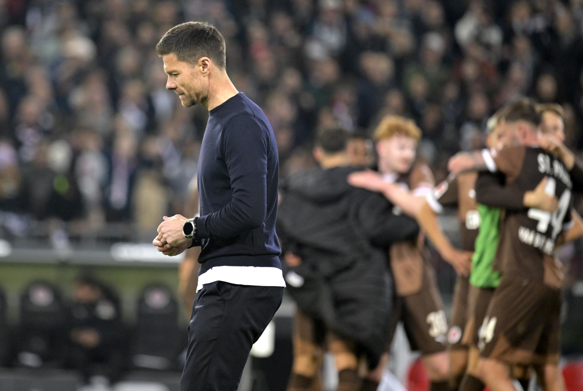 El español Xabi Alonso este domingo en campo del St. Pauli. EFE/EPA/FABIAN BIMMER