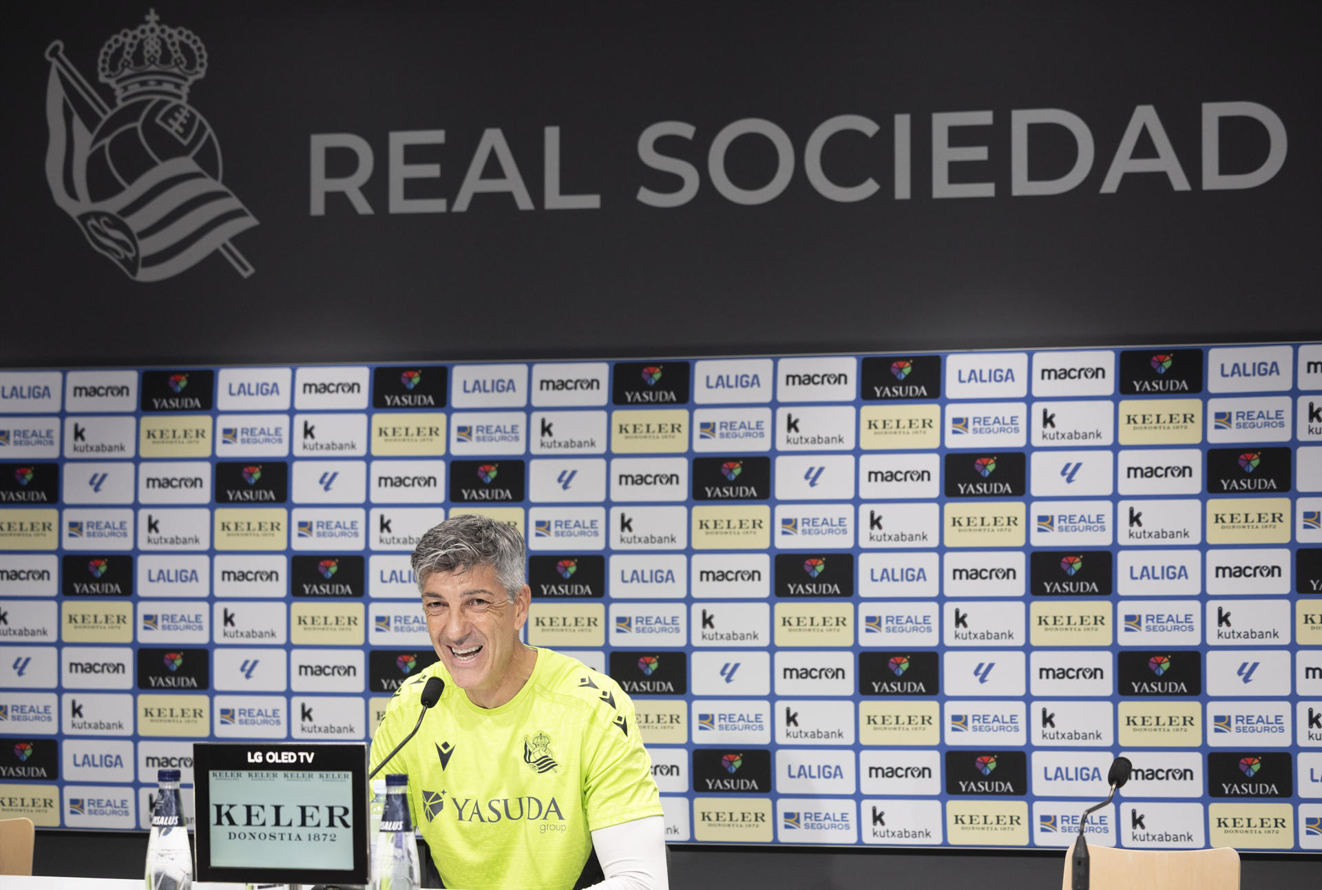 El entrenador de la Real Sociedad, Imanol Alguacil, durante un ruda de prensa este martes. EFE/Javier Etxezarreta