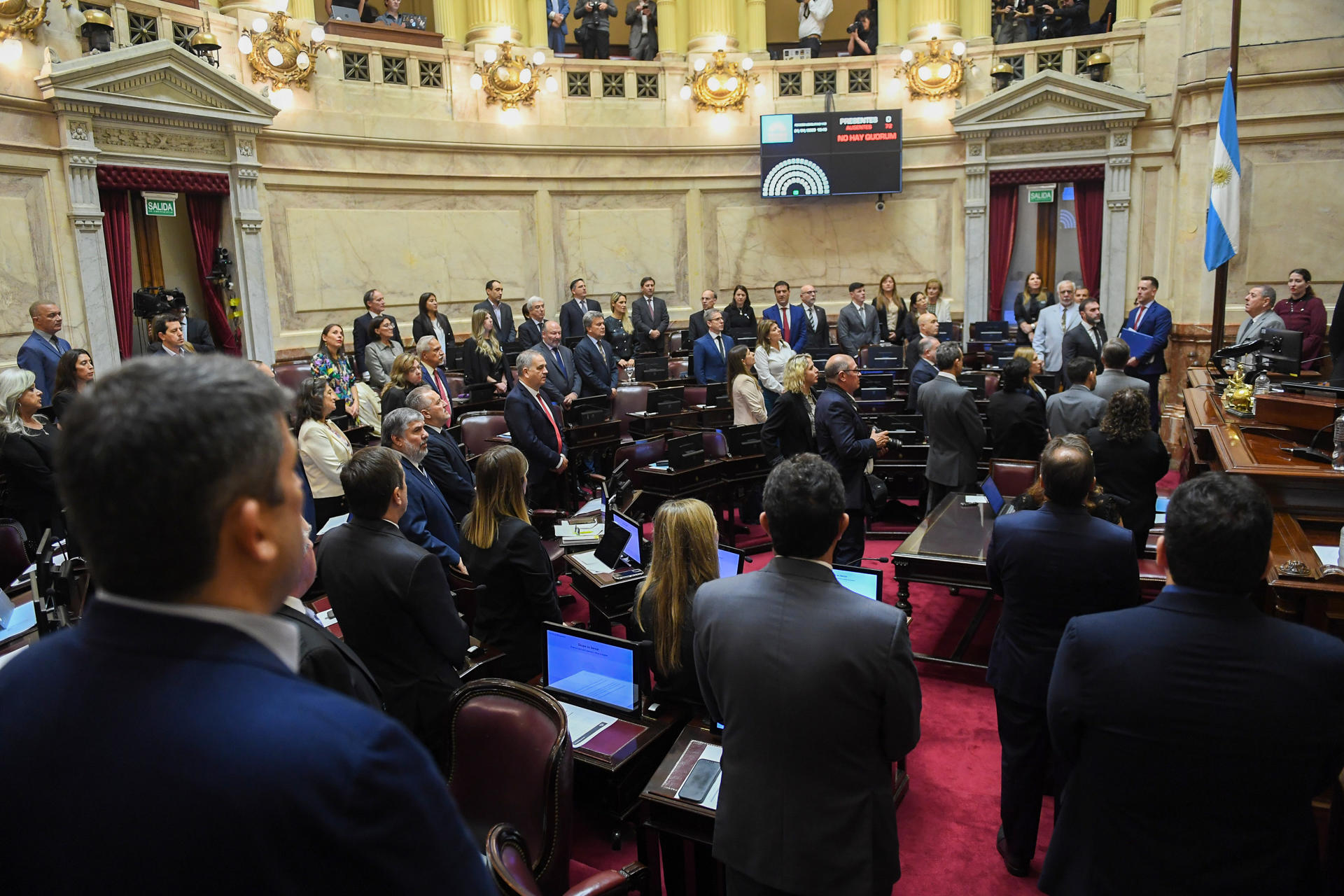 Senadores participan en un sesión ordinaria en honor al papa Francisco este jueves, en el Senado de la Nación en Buenos Aires (Argentina). EFE/ Erika Villano / Comunicación Senado