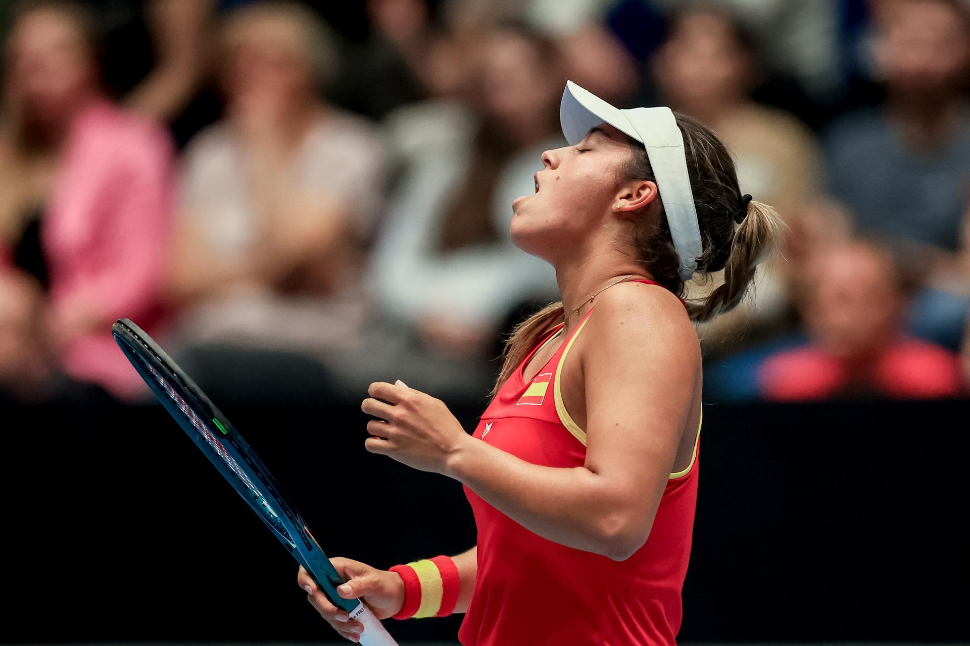 Jessica Bouzas durante su partido de la Biliie Jean King. EFE/EPA/MARTIN DIVISEK