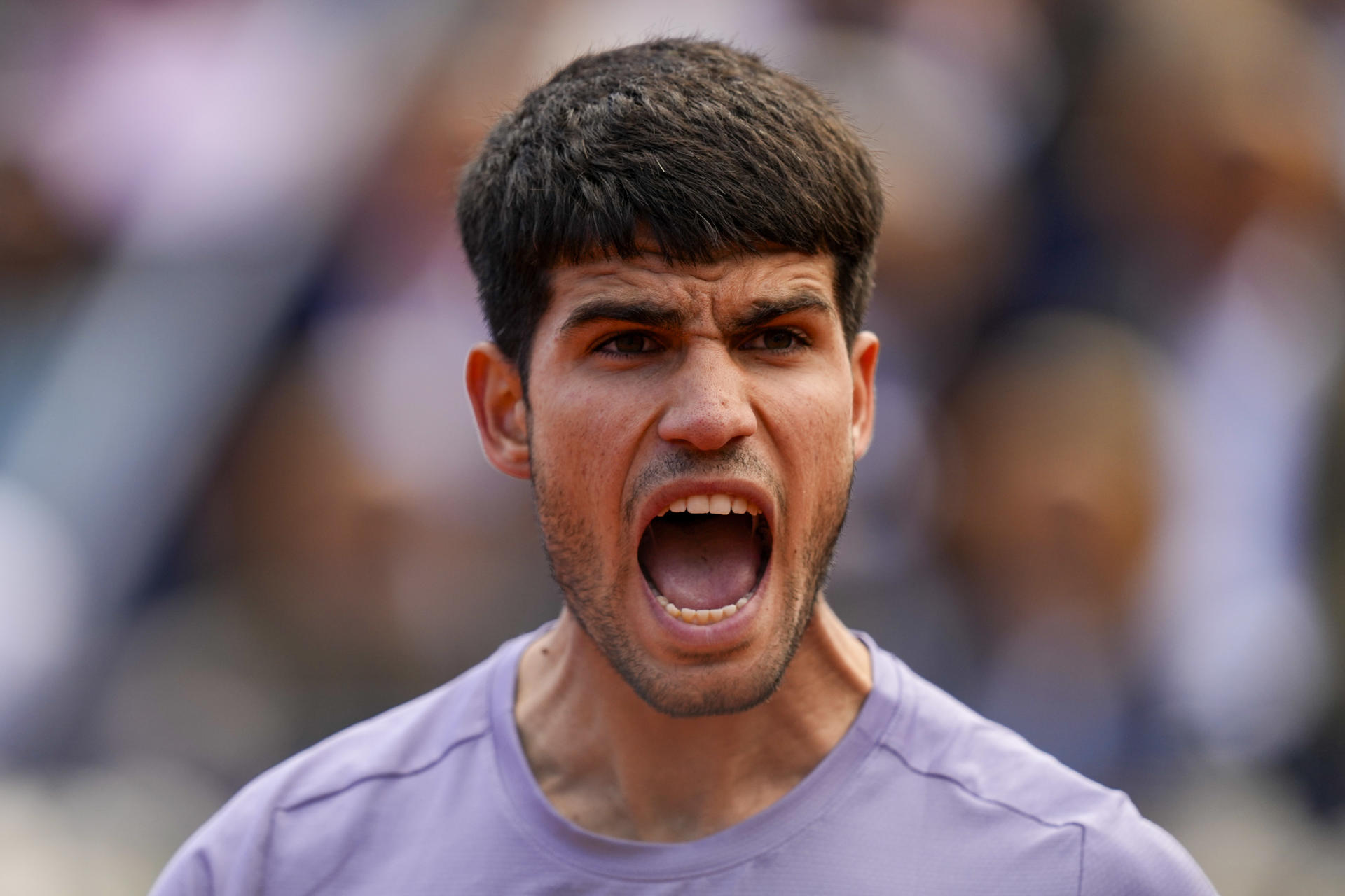 El tenista español Carlos Alcaraz durante la final del Barcelona Open Banc Sabadell-Trofeo Conde de Godó. EFE/Enric Fontcuberta