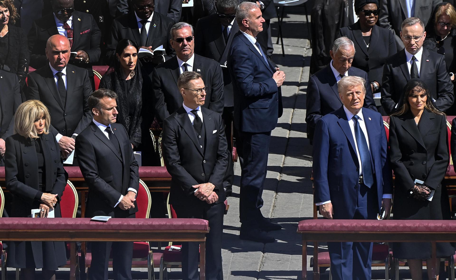 Líderes mundiales en el funeral del papa Francisco. EFE/EPA/RICCARDO ANTIMIANI