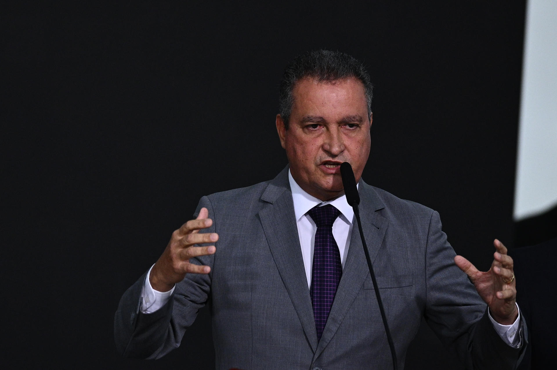 Fotografía de archivo del Jefe de Gabinete de la Presidencia de Brasil, Rui Costa, durante un acto público, en Brasília. EFE/Andre Borges
